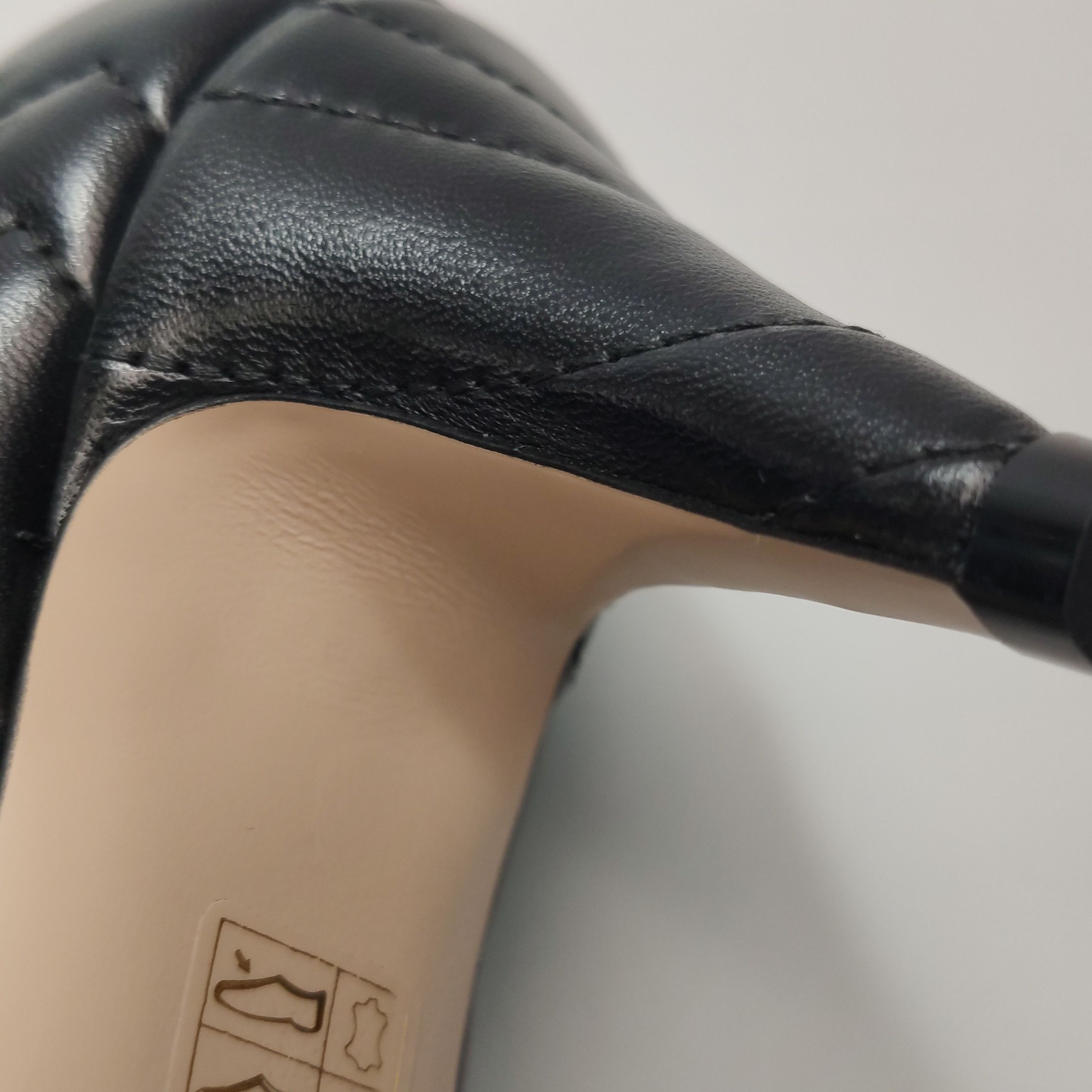 Gucci Gucci Women 7-5 Heels Size US 7.5 / IT 37.5 - 15 Thumbnail
