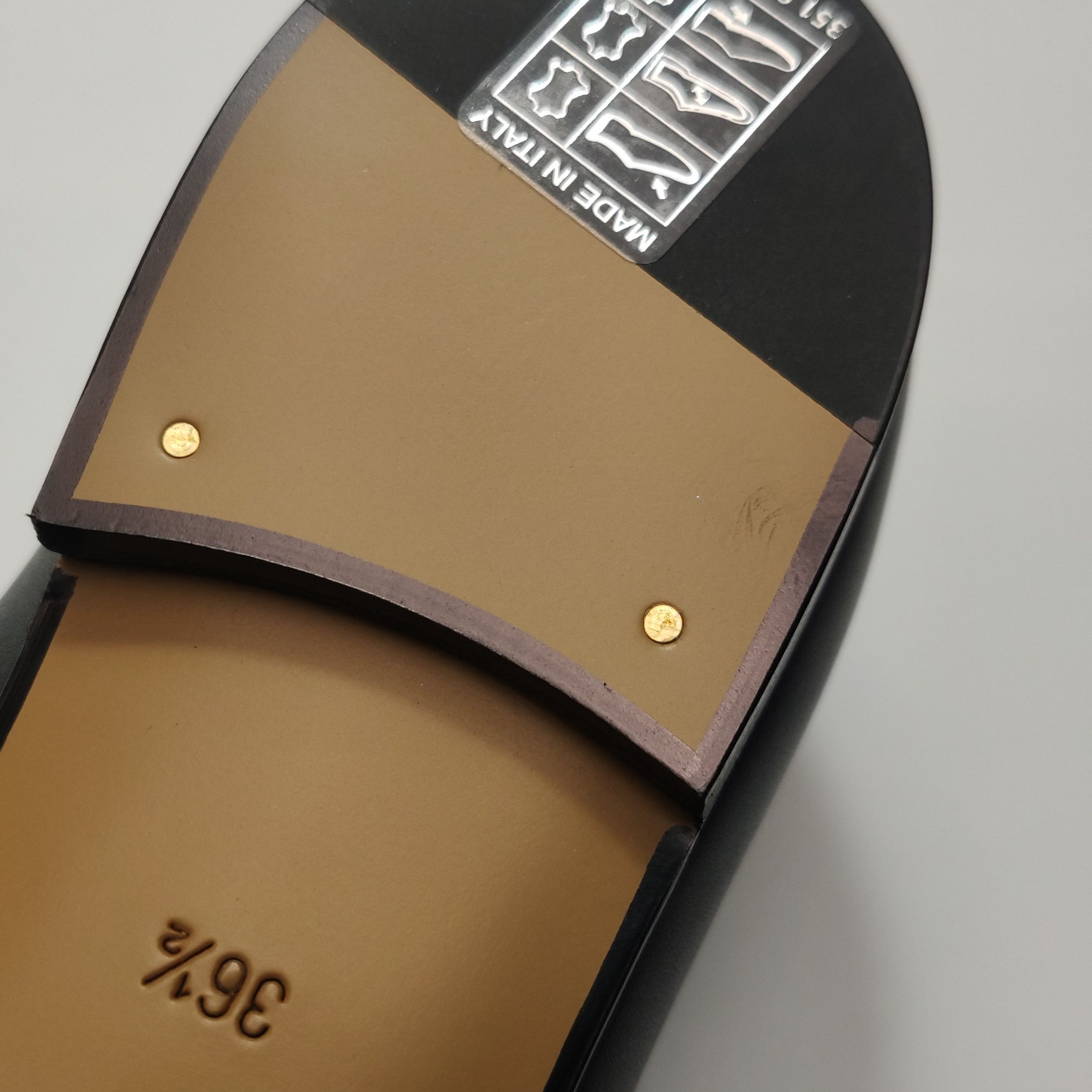 Gucci Gucci Women 6-5 Flats Size US 6.5 / IT 36.5 - 12 Thumbnail