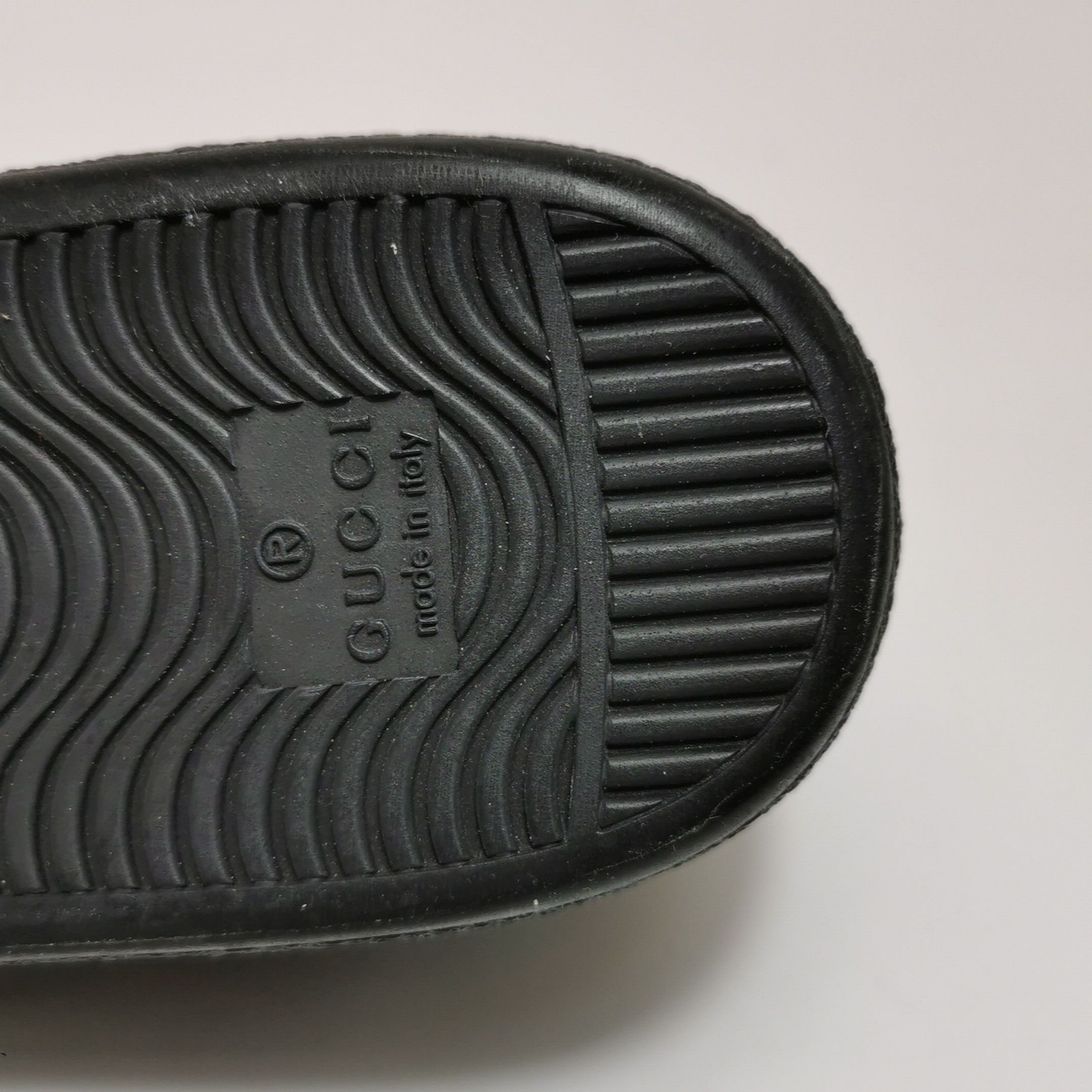 Gucci Gucci Women 6-5 Lowtop Sneakers Size US 6.5 / IT 36.5 - 13 Thumbnail