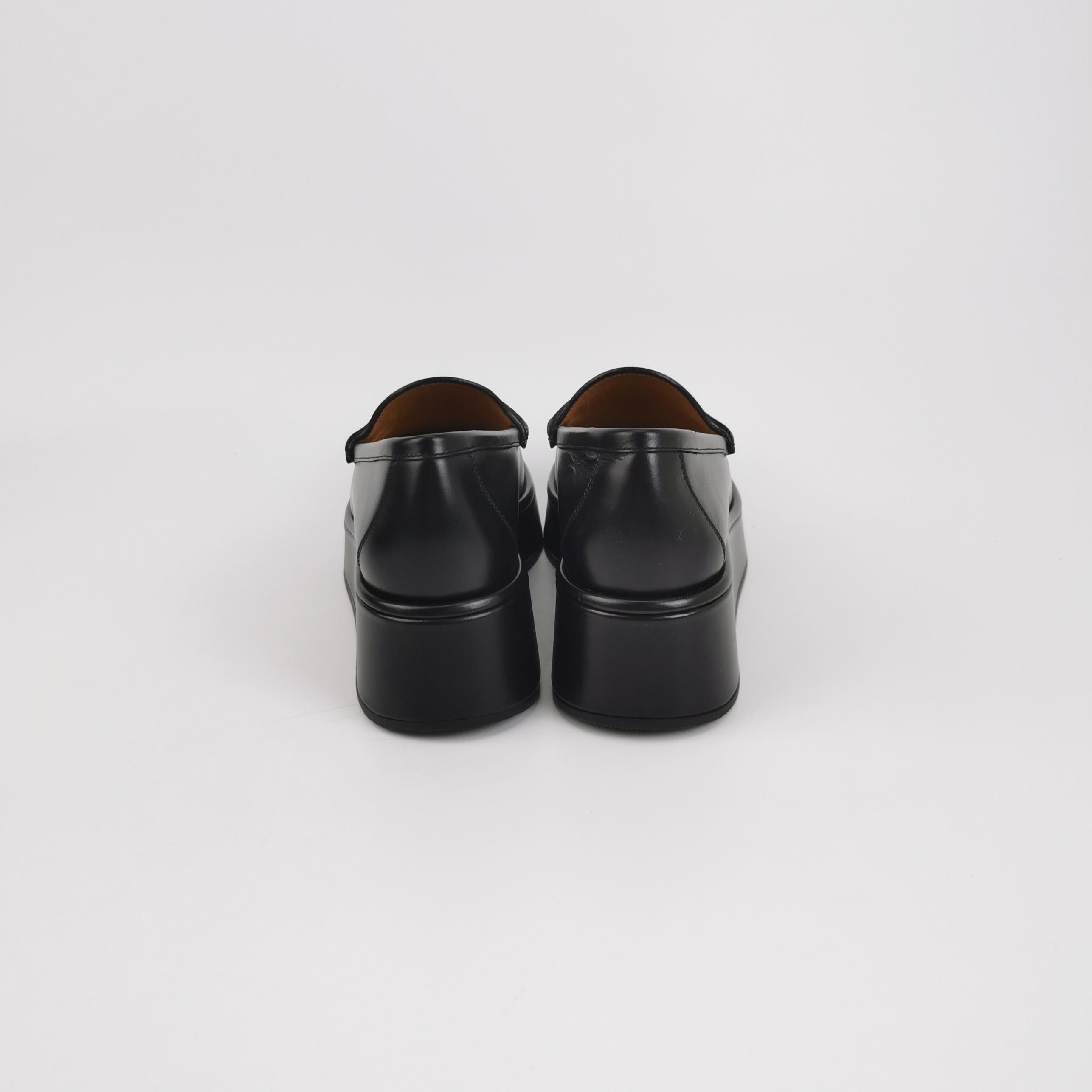 Gucci Gucci Women 6-5 Flats Size US 6.5 / IT 36.5 - 4 Thumbnail