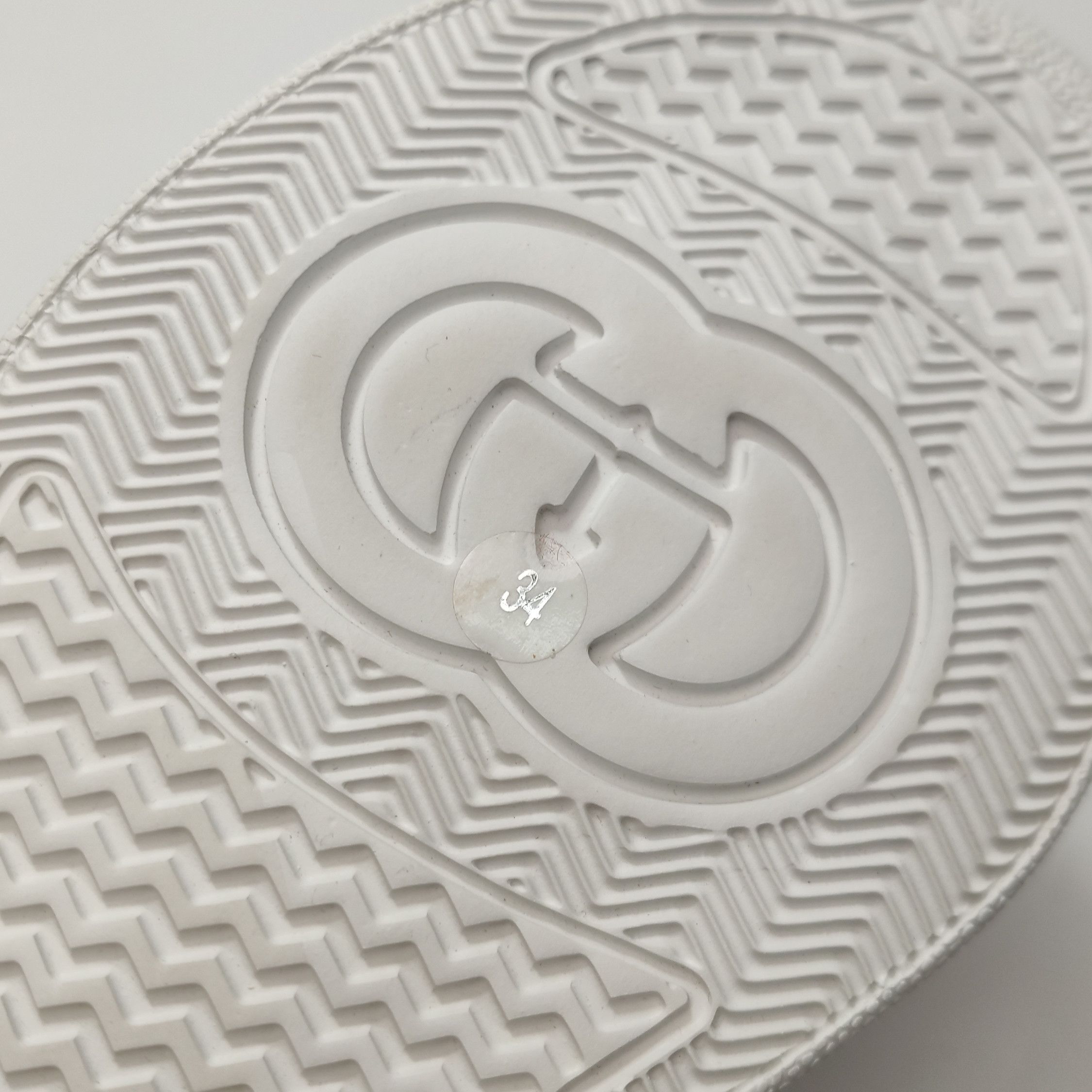 Gucci Gucci Women it_34 Lowtop Sneakers Size US 4 / IT 34 - 7 Thumbnail