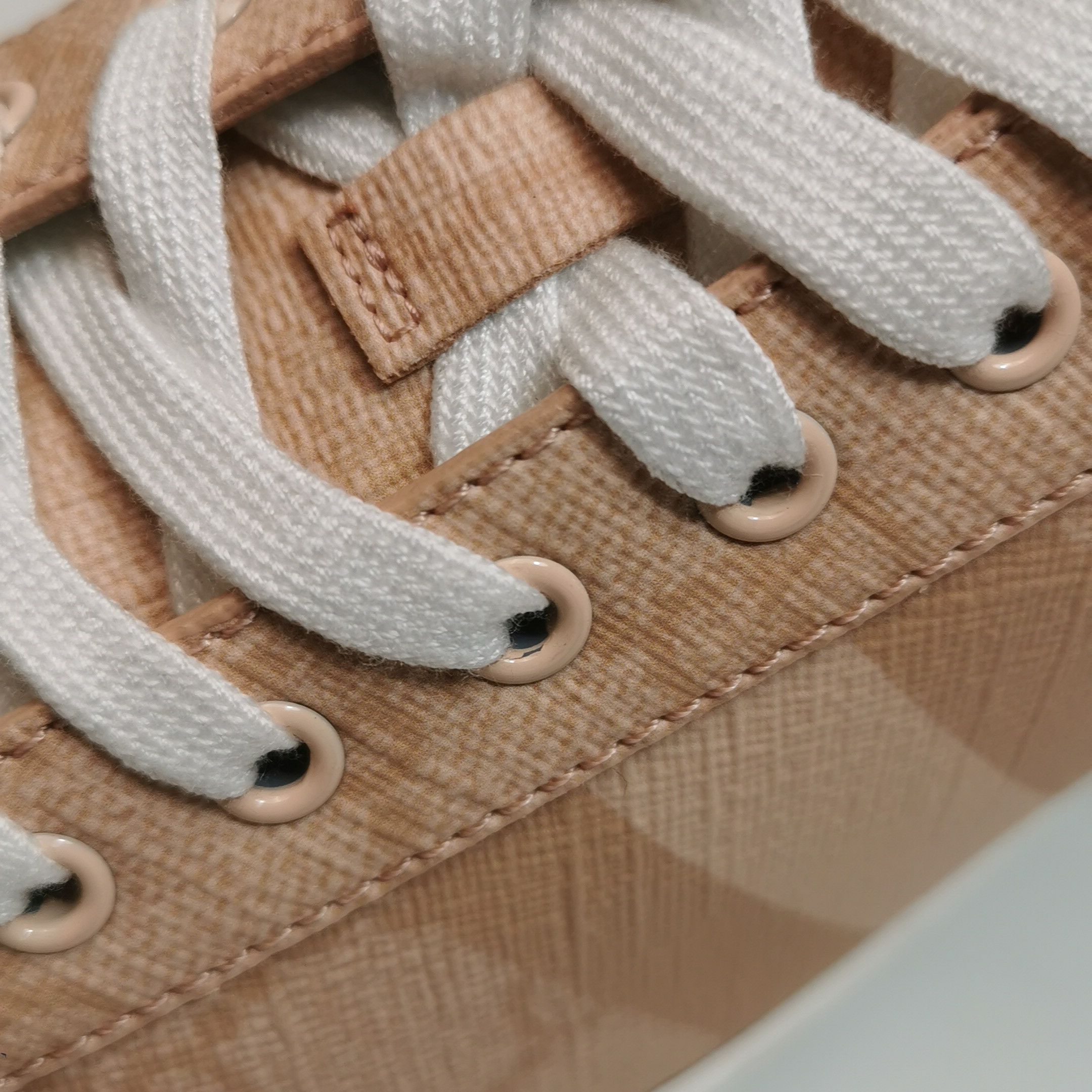 Gucci Gucci Women 6 Lowtop Sneakers Size US 6 / IT 36 - 9 Thumbnail