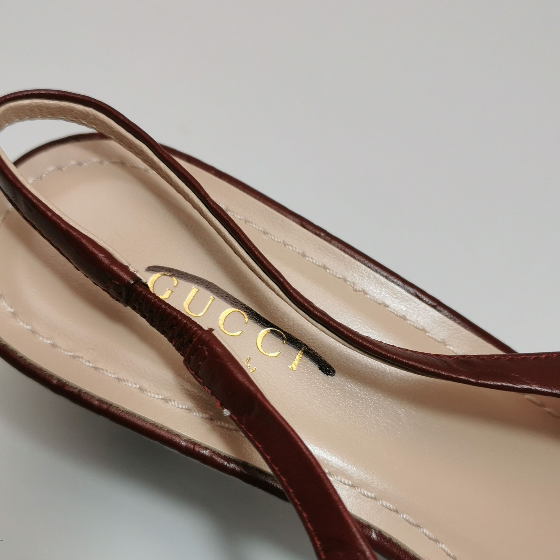 Gucci Gucci Women 6-5 Flats Size US 6.5 / IT 36.5 - 14 Thumbnail