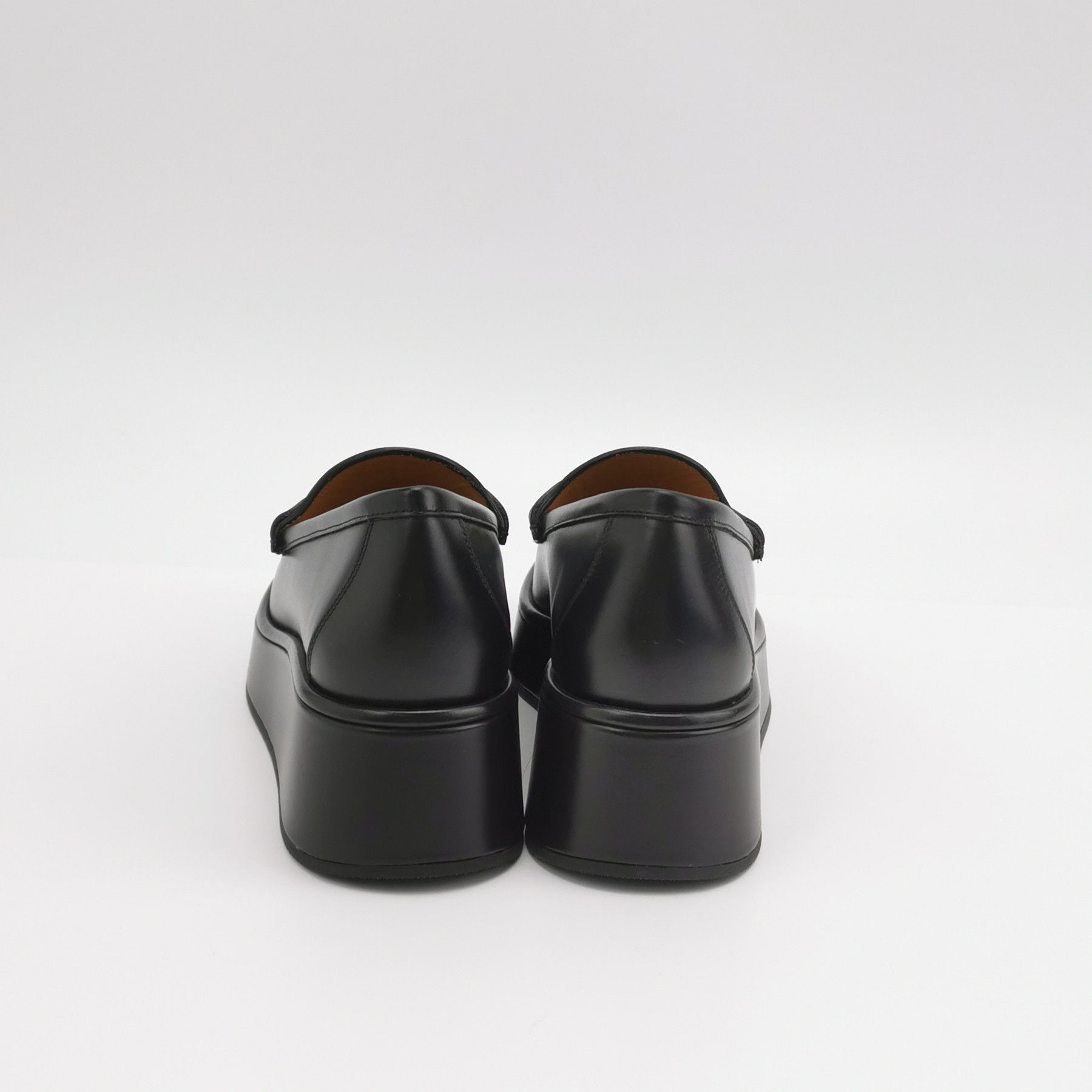 Gucci Gucci Women 6 Lowtop Sneakers Size US 6 / IT 36 - 4 Thumbnail