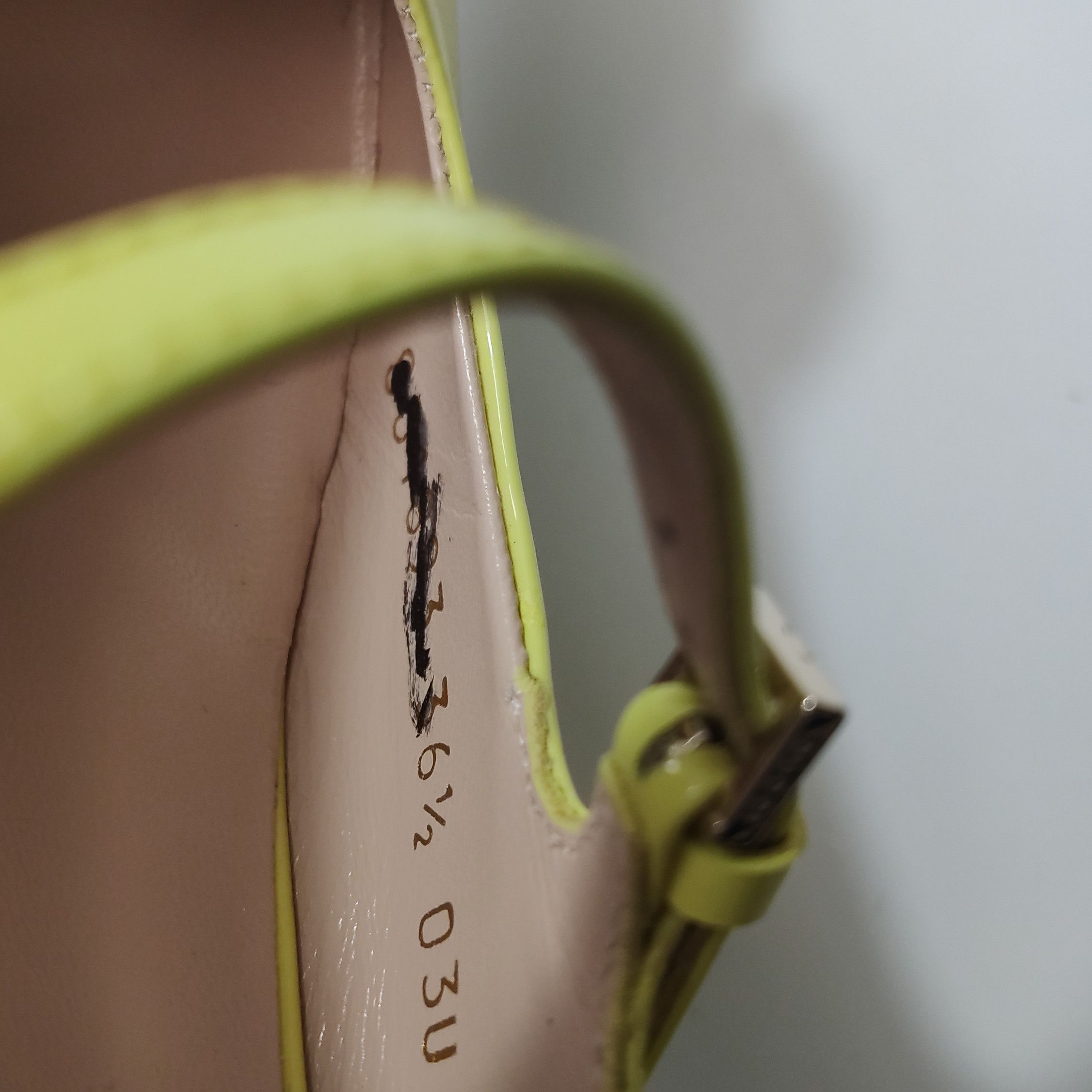 Gucci Gucci Women 6-5 Flats Size US 6.5 / IT 36.5 - 13 Thumbnail