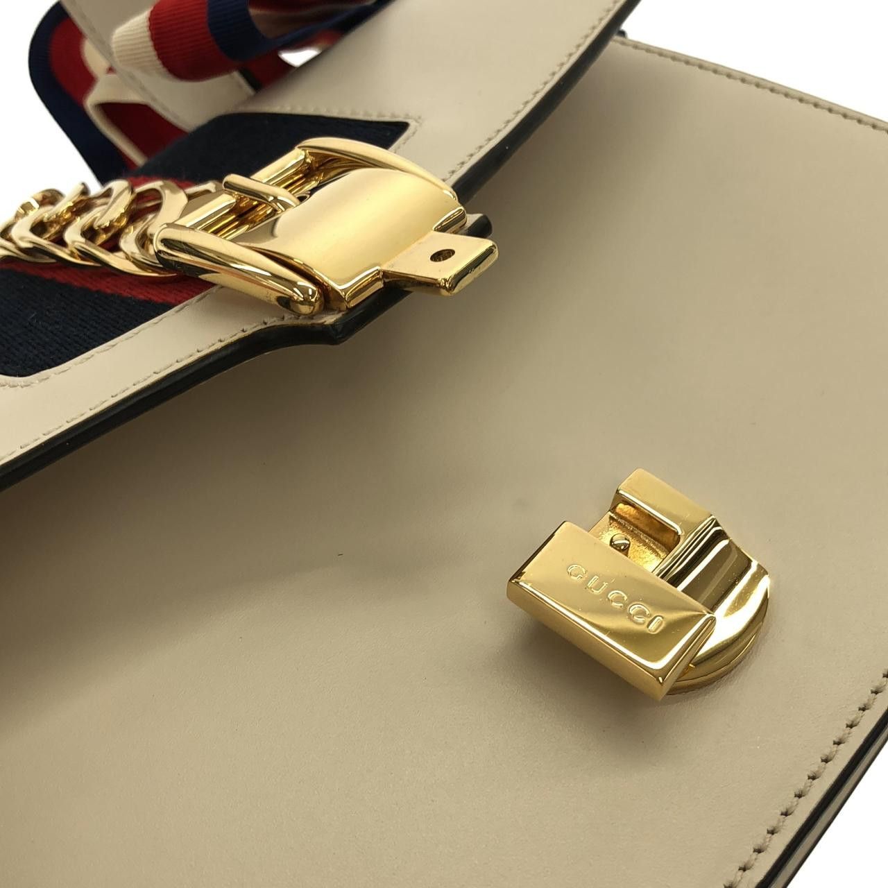 Gucci Gucci Gucci SYLVIE Leather Shoulder Bag Leather Shoulder Bag 421882 CVLEG DUTY FREE for USA Size ONE SIZE - 4 Thumbnail