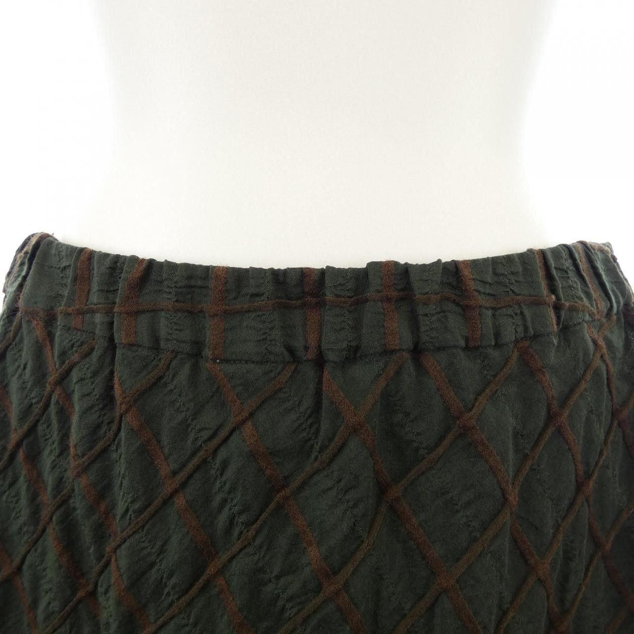 Other Other Haat Skirt Textile Skirts DUTY FREE for USA Size ONE SIZE - 6 Thumbnail