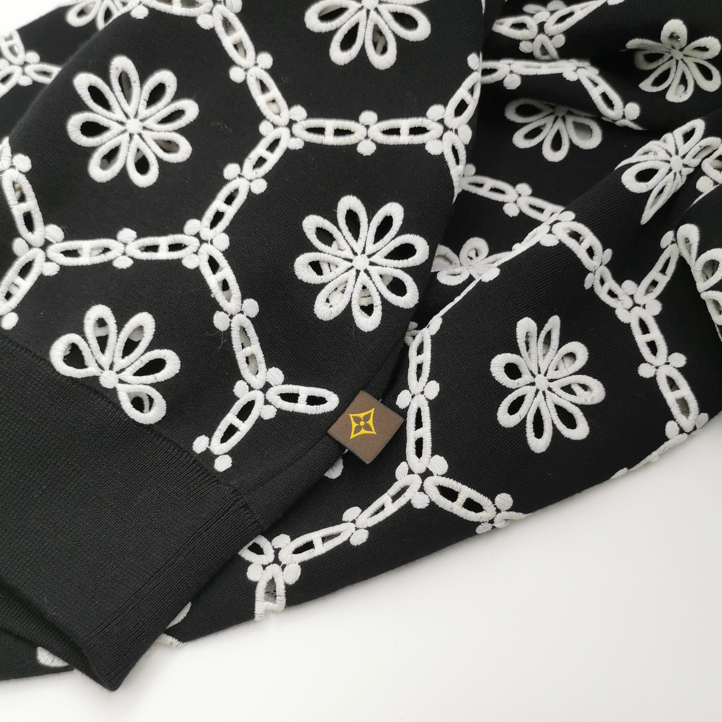 Louis Vuitton Floral Embroidered Black Sweater Size US L / EU 52-54 / 3 - 3 Thumbnail