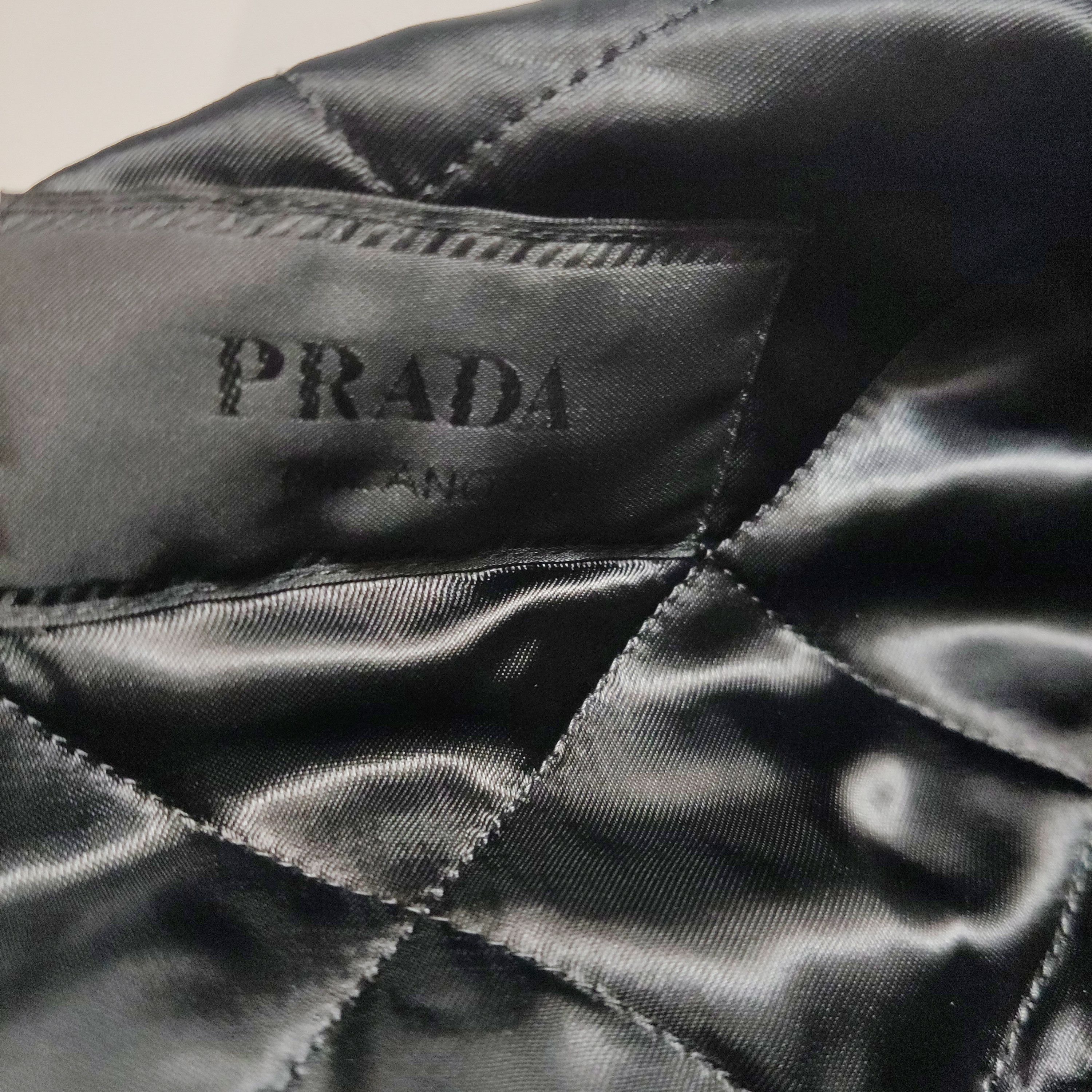 Prada Minimalist Triangle Logo Vest in Black Size US M / EU 48-50 / 2 - 5 Thumbnail