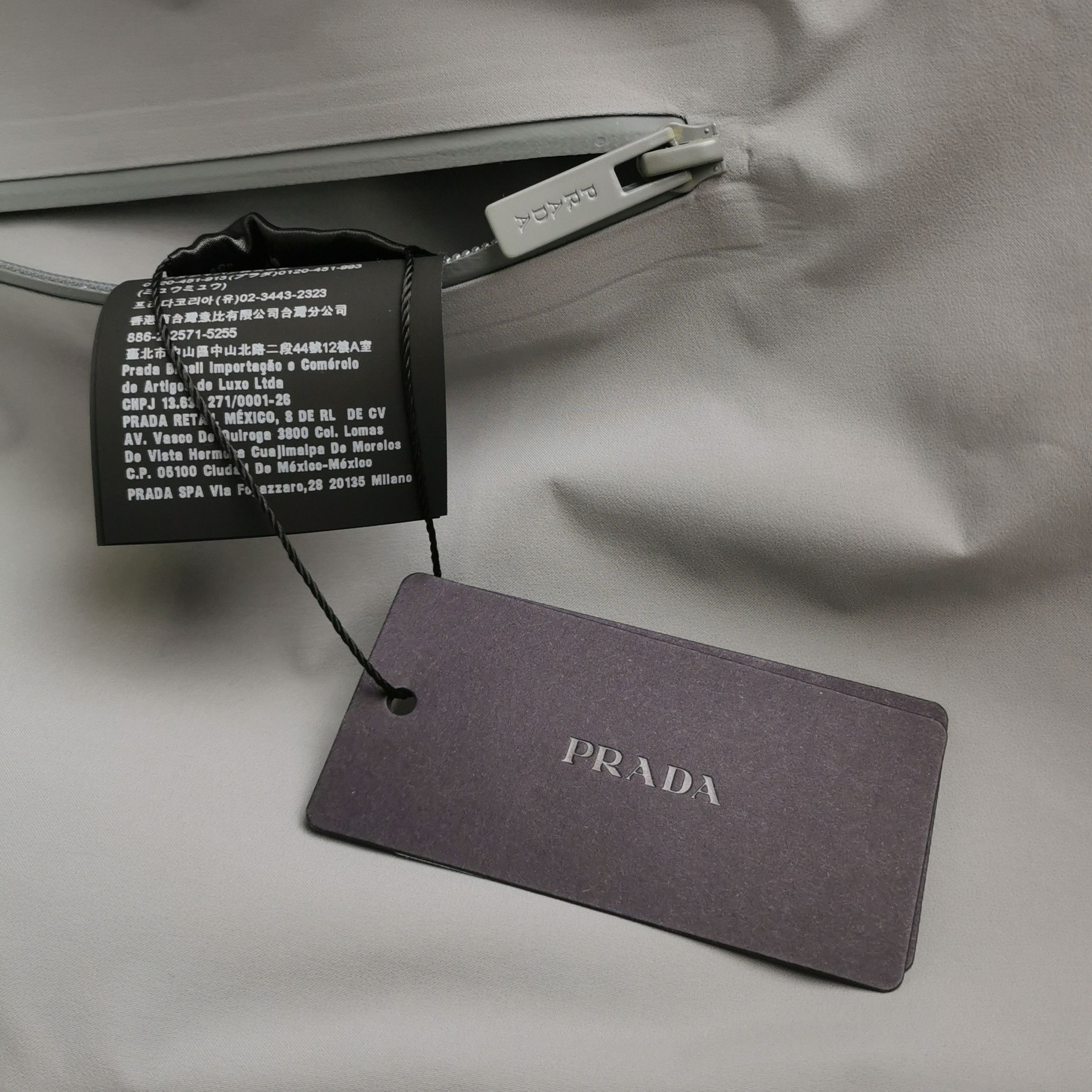 Prada Gray Logo Hooded Light Jacket in Size XS Size US XS / EU 42 / 0 - 4 Thumbnail