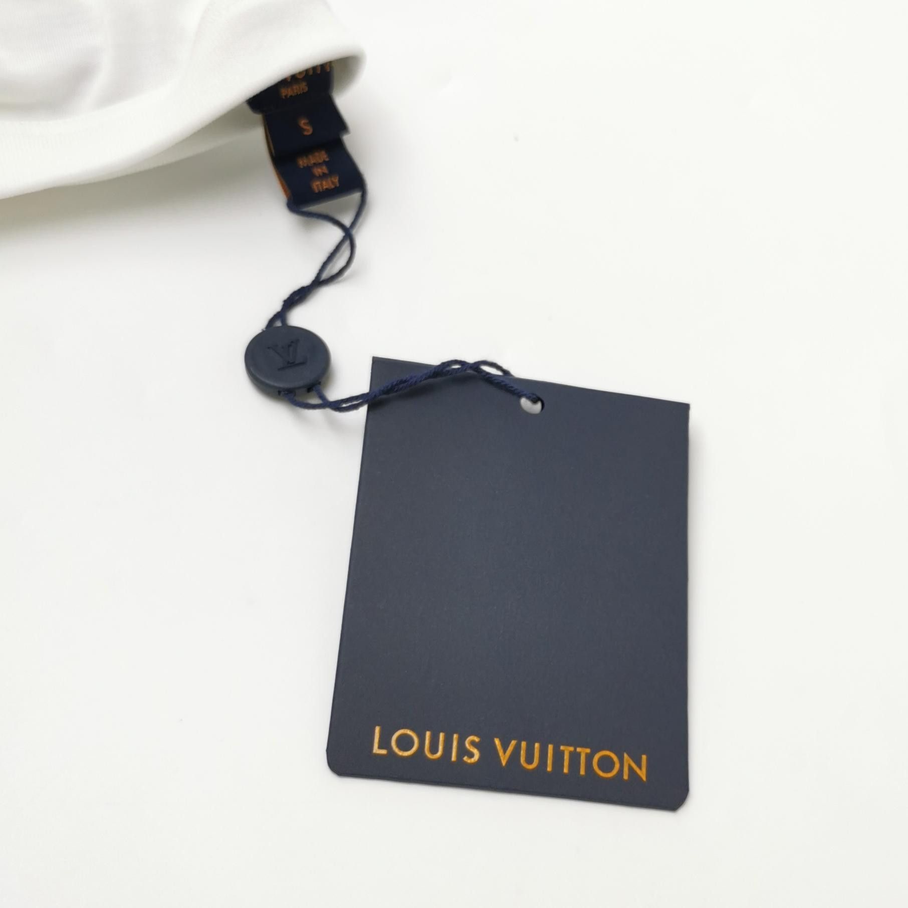 Louis Vuitton Logo Print T-Shirt in White, Size S Size US S / EU 44-46 / 1 - 4 Thumbnail