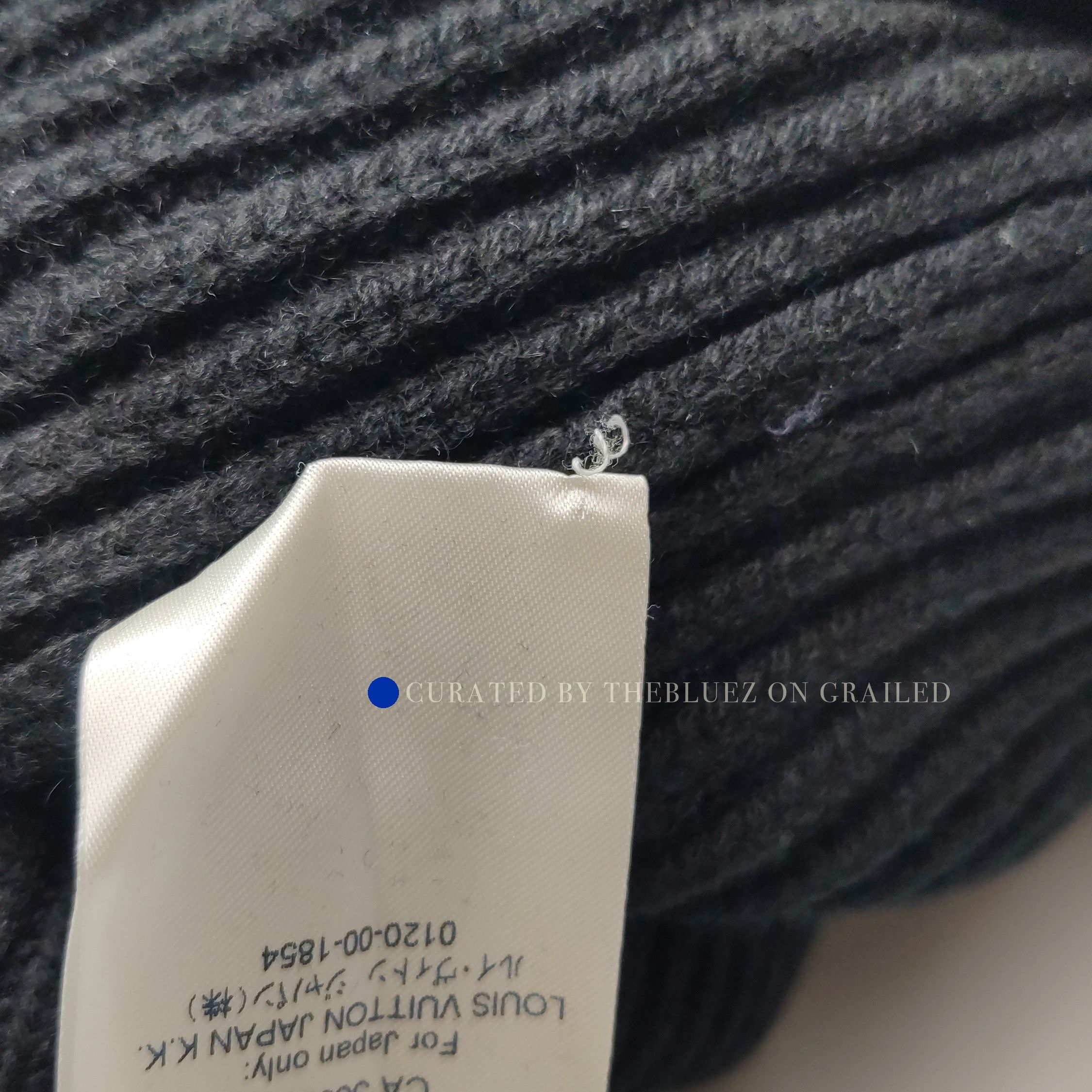 Louis Vuitton Cashmere Logo Sweater in Black Size US XS / EU 42 / 0 - 8 Thumbnail