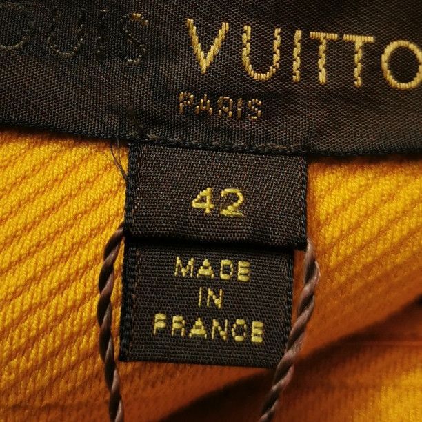 Louis Vuitton Stylish Yellow Cotton Shorts, Size 34 Size US 34 / EU 50 - 5 Thumbnail