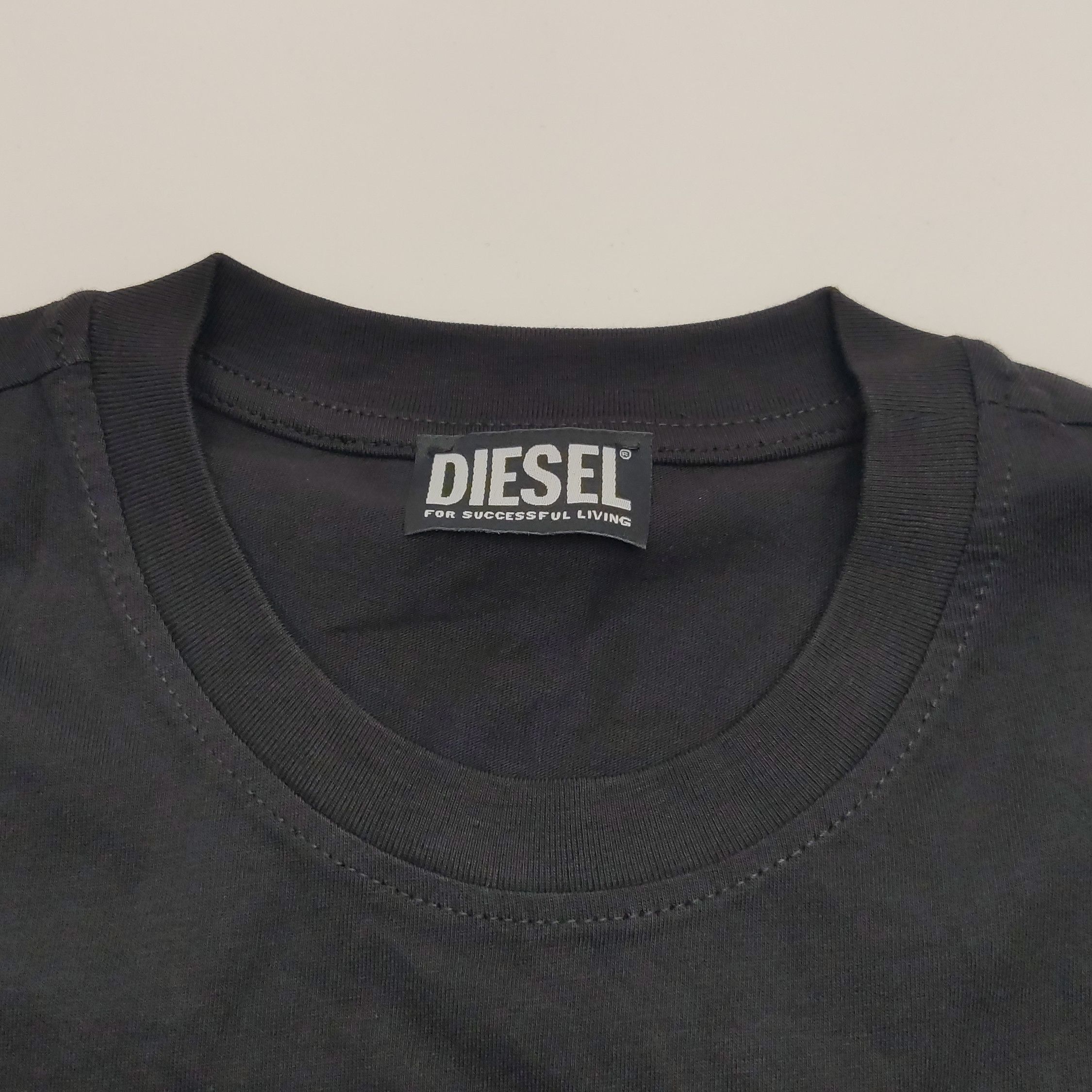 Diesel Vintage Logo Graphic Tee in Black Size US S / EU 44-46 / 1 - 10 Thumbnail