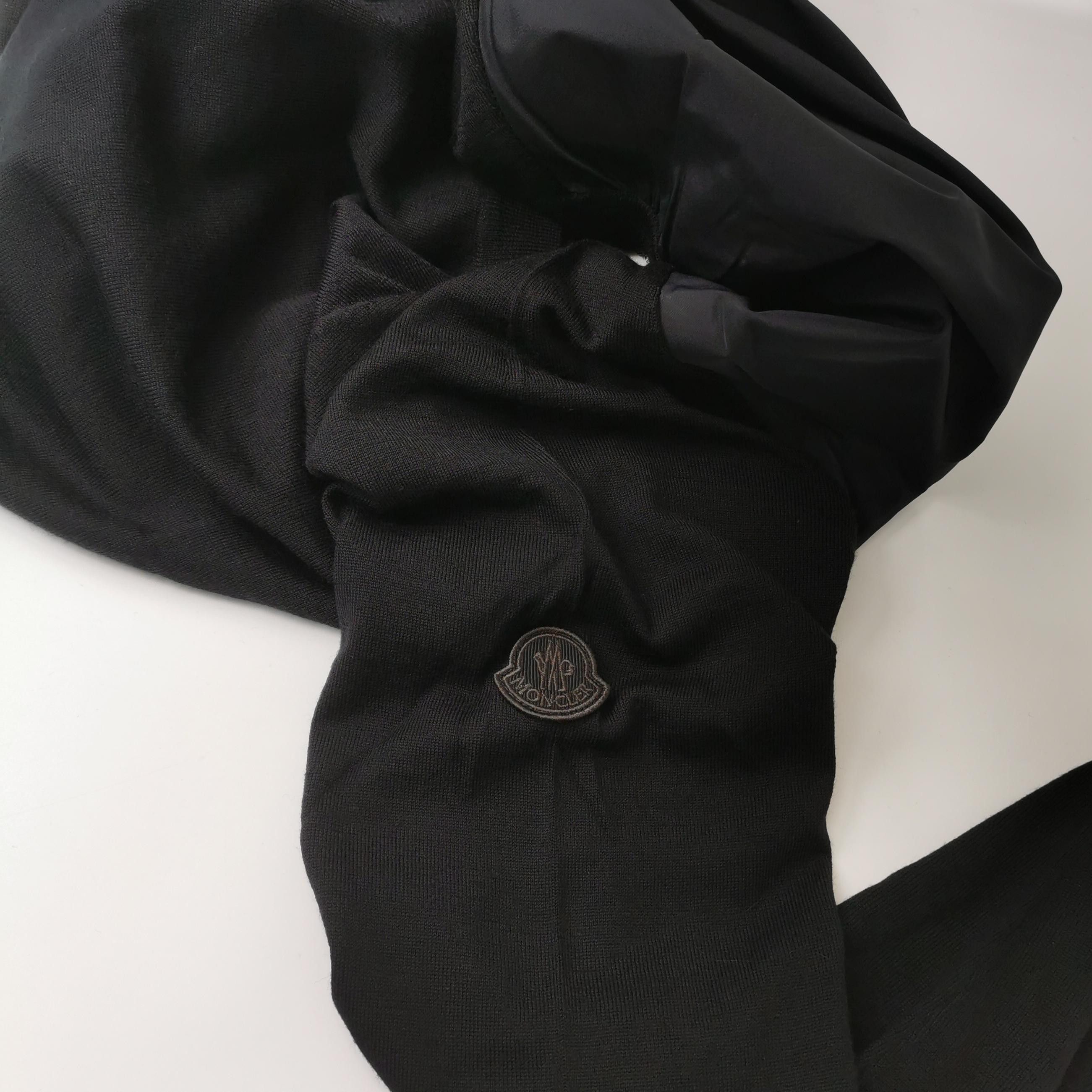Moncler Contrast Panel Black Sweater Size US M / EU 48-50 / 2 - 3 Thumbnail