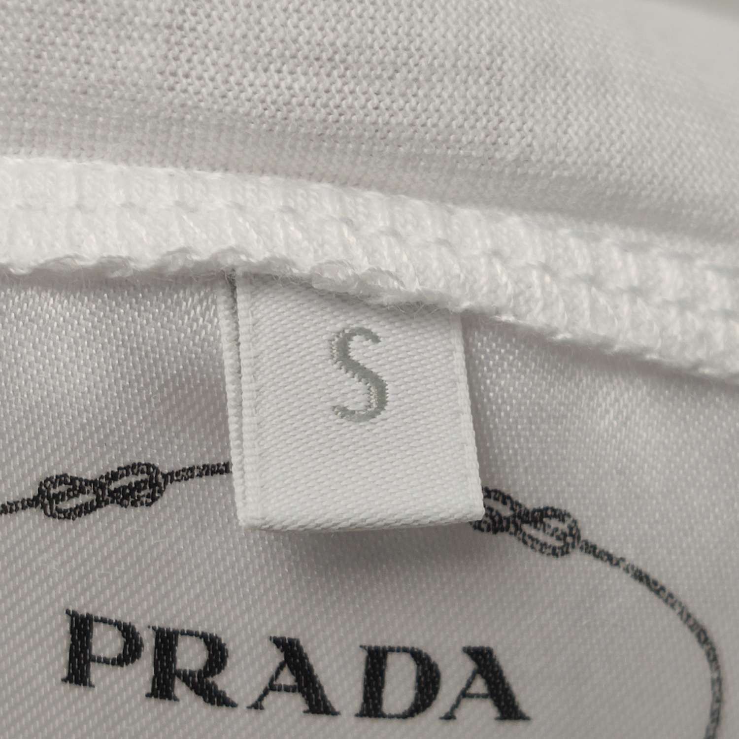 Prada Classic White Cotton T-Shirt in Size S Size US S / EU 44-46 / 1 - 5 Thumbnail