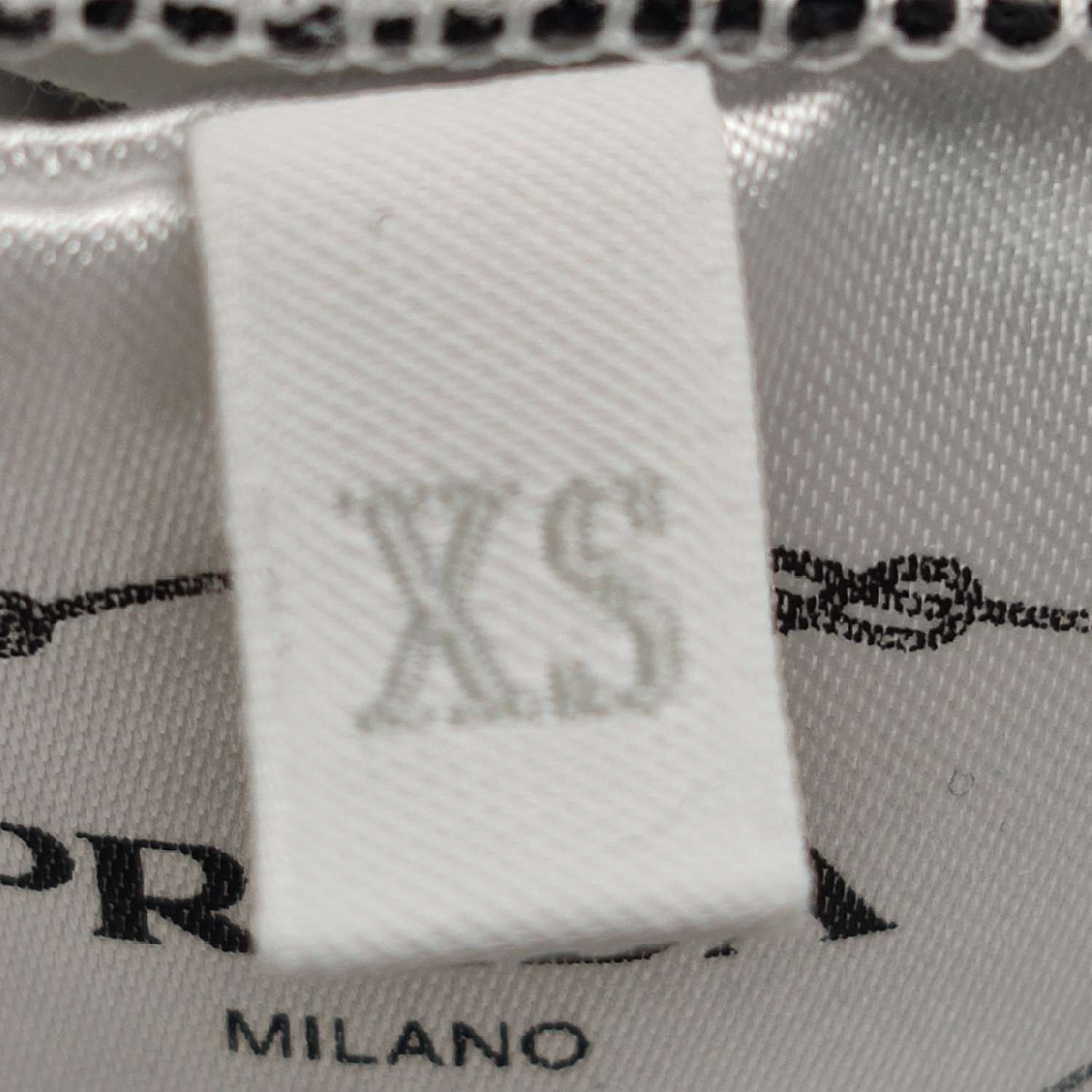Prada Minimalist Logo Pocket Tee in White Size US XS / EU 42 / 0 - 7 Thumbnail