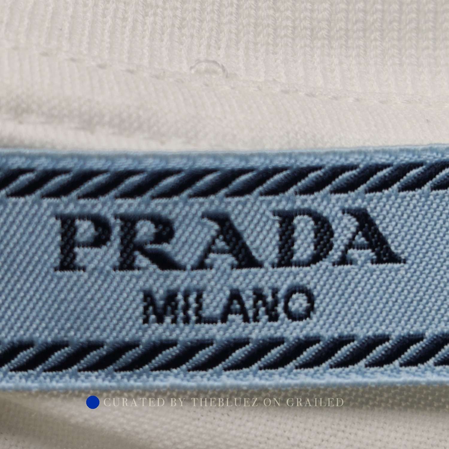 Prada Minimalist Logo Pocket Tee in White Size US XS / EU 42 / 0 - 5 Thumbnail