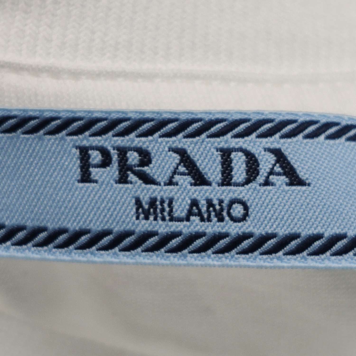 Prada Minimalist White Logo Pocket Tee Size US XS / EU 42 / 0 - 5 Thumbnail