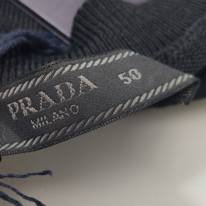 Prada Classic Black V-Neck Knit Vest Size US M / EU 48-50 / 2 - 4 Thumbnail