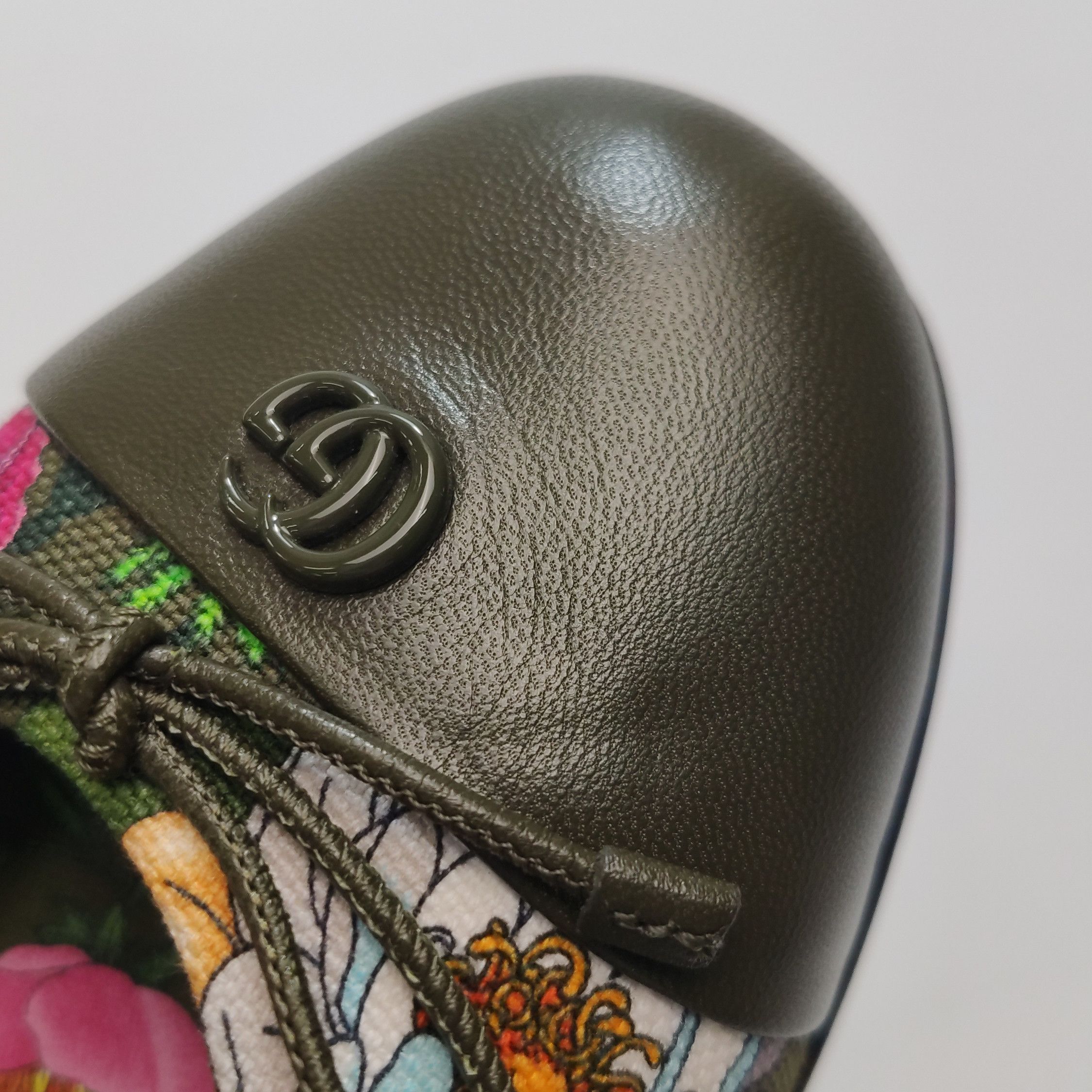 Gucci Gucci Women 6-5 Flats Size US 6.5 / IT 36.5 - 9 Thumbnail