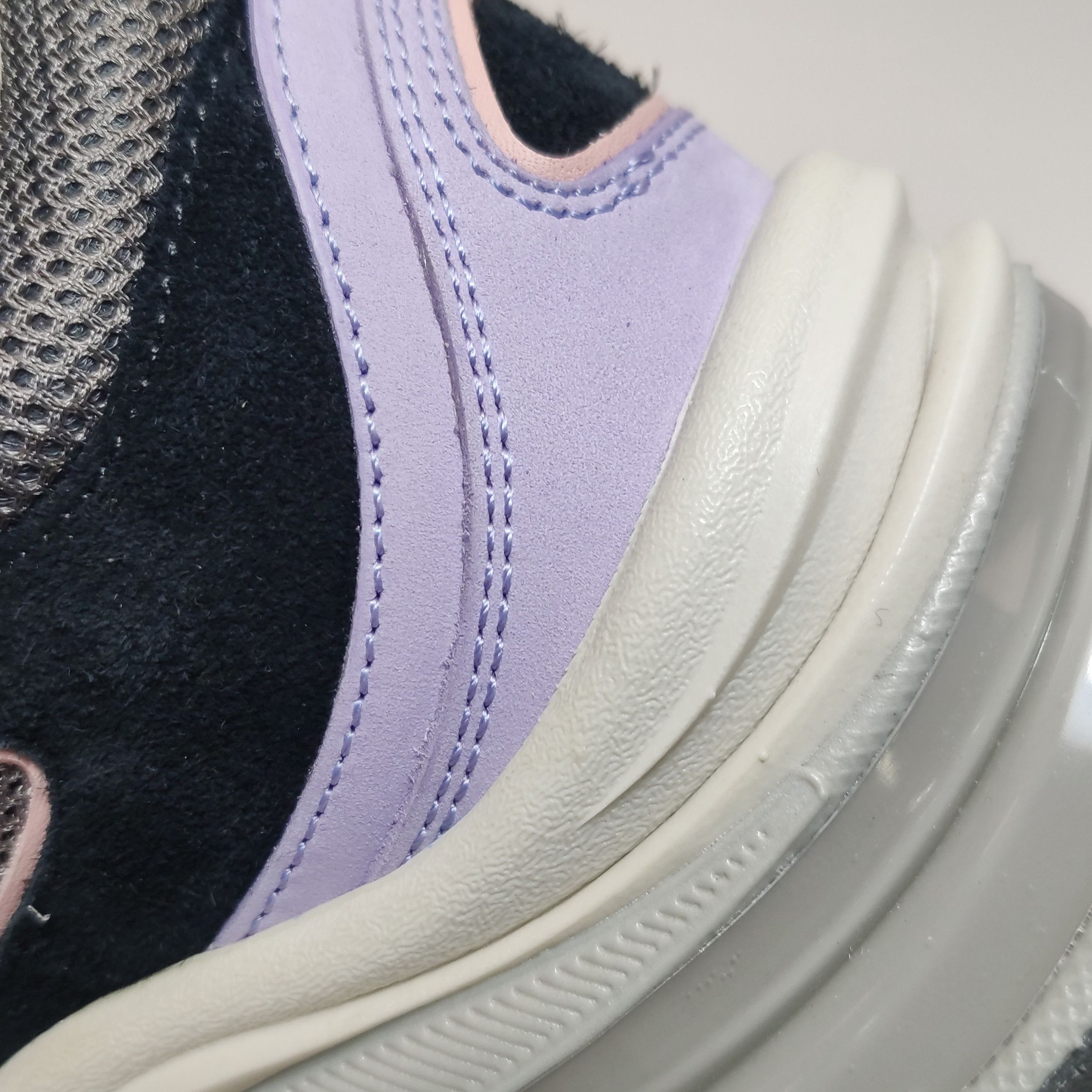 Gucci Gucci Women 6-5 Lowtop Sneakers Size US 6.5 / IT 36.5 - 8 Thumbnail