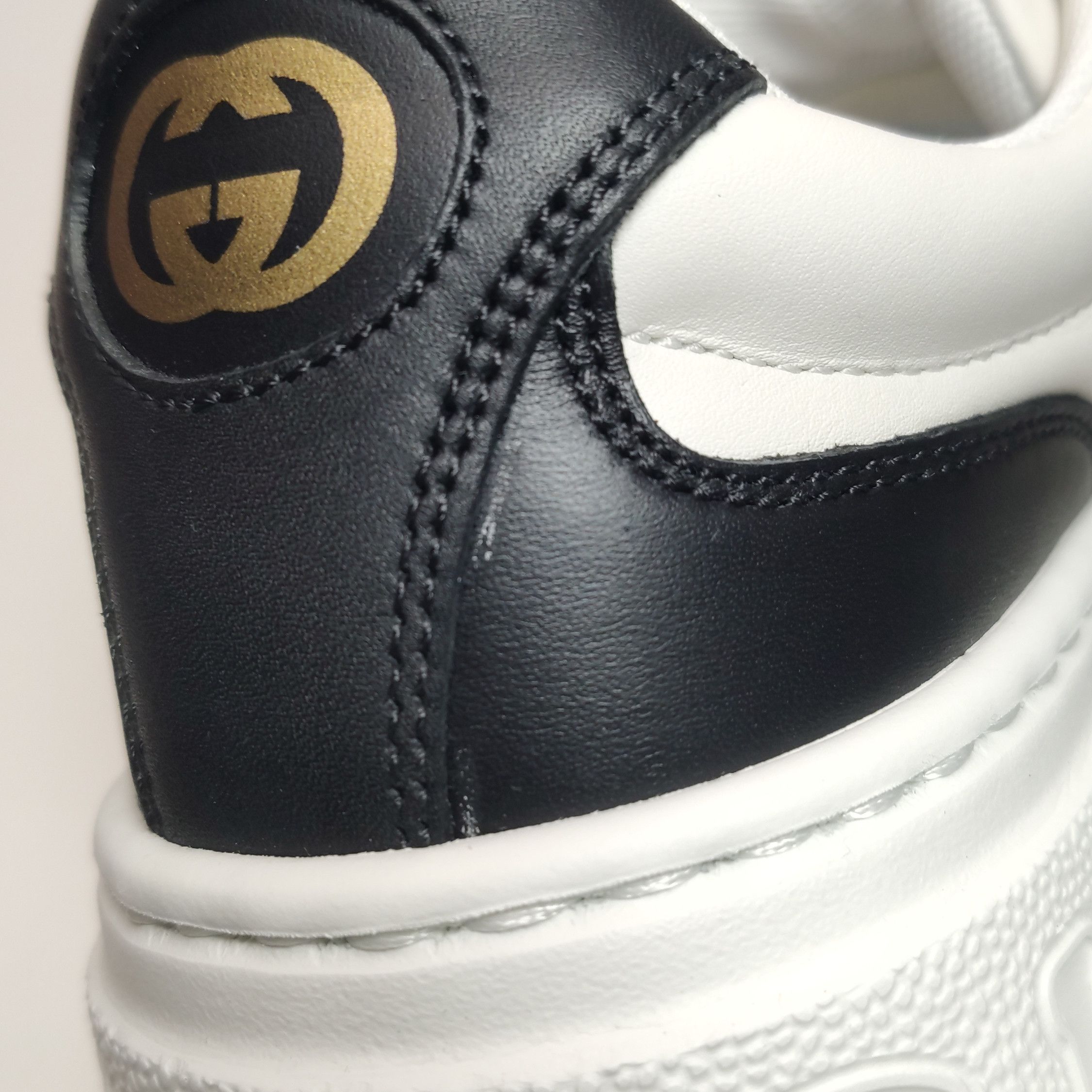 Gucci Gucci Women 7-5 Lowtop Sneakers Size US 7.5 / IT 37.5 - 7 Thumbnail