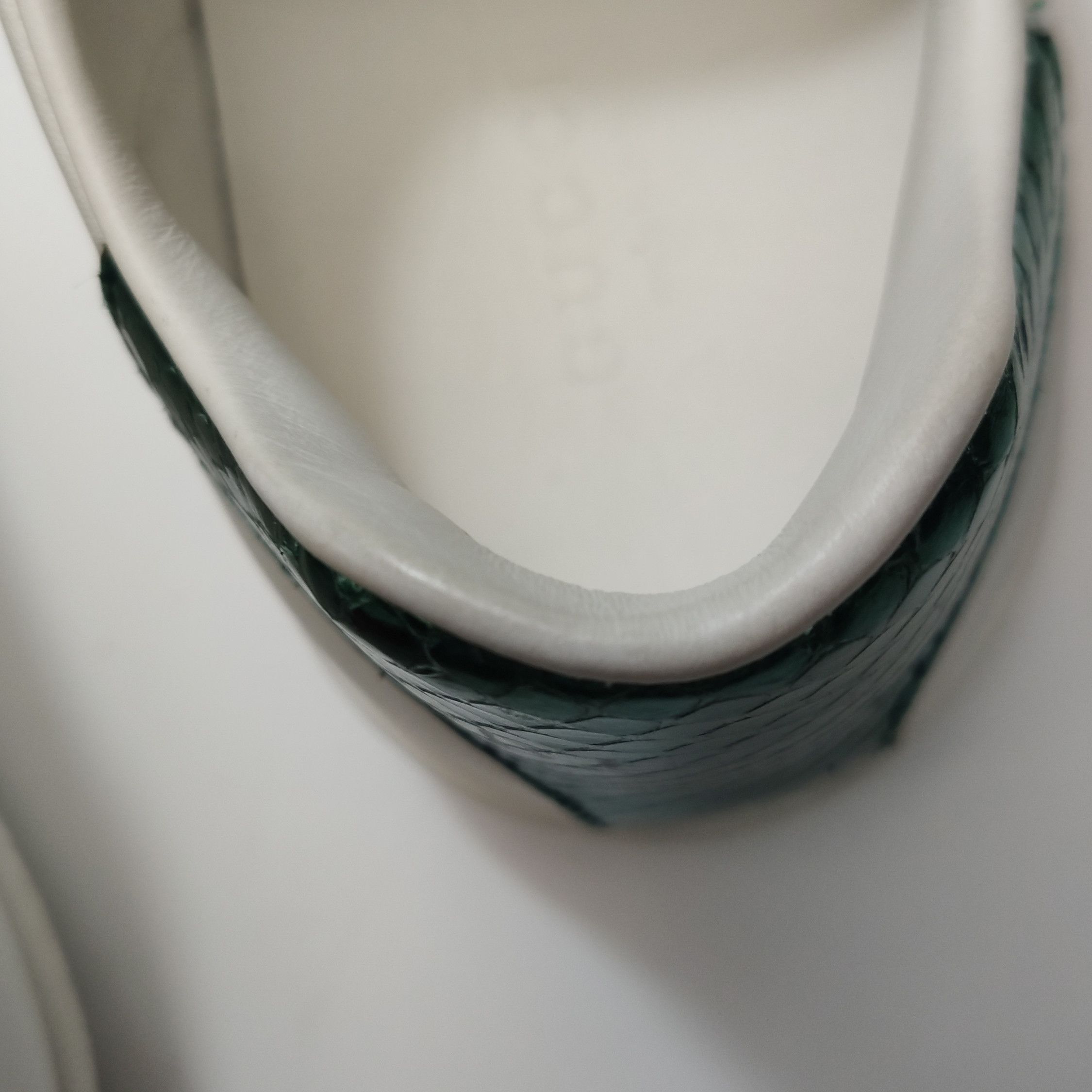 Gucci Gucci Women 6-5 Lowtop Sneakers Size US 6.5 / IT 36.5 - 7 Thumbnail