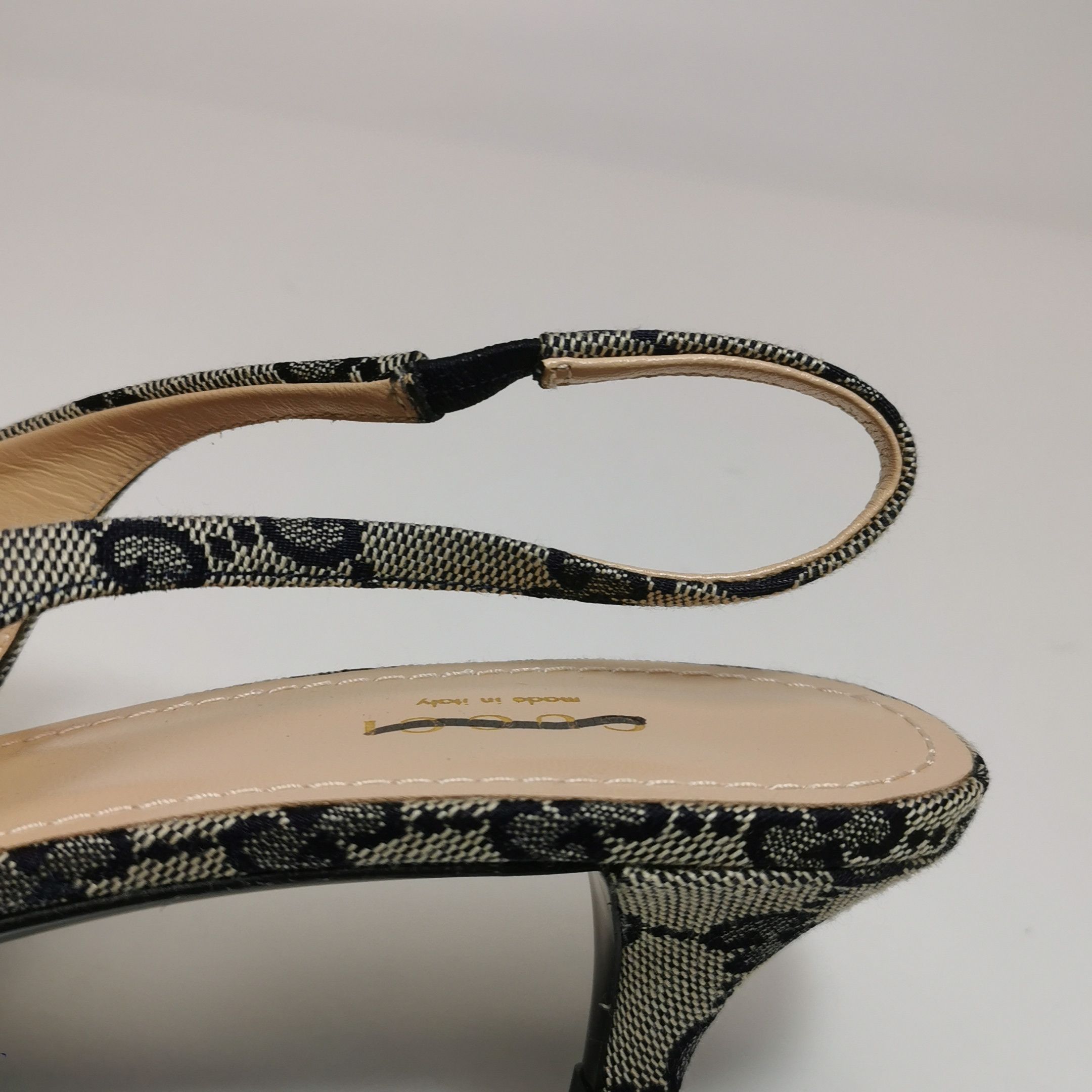 Gucci Gucci Women 7-5 Flats Size US 7.5 / IT 37.5 - 11 Thumbnail