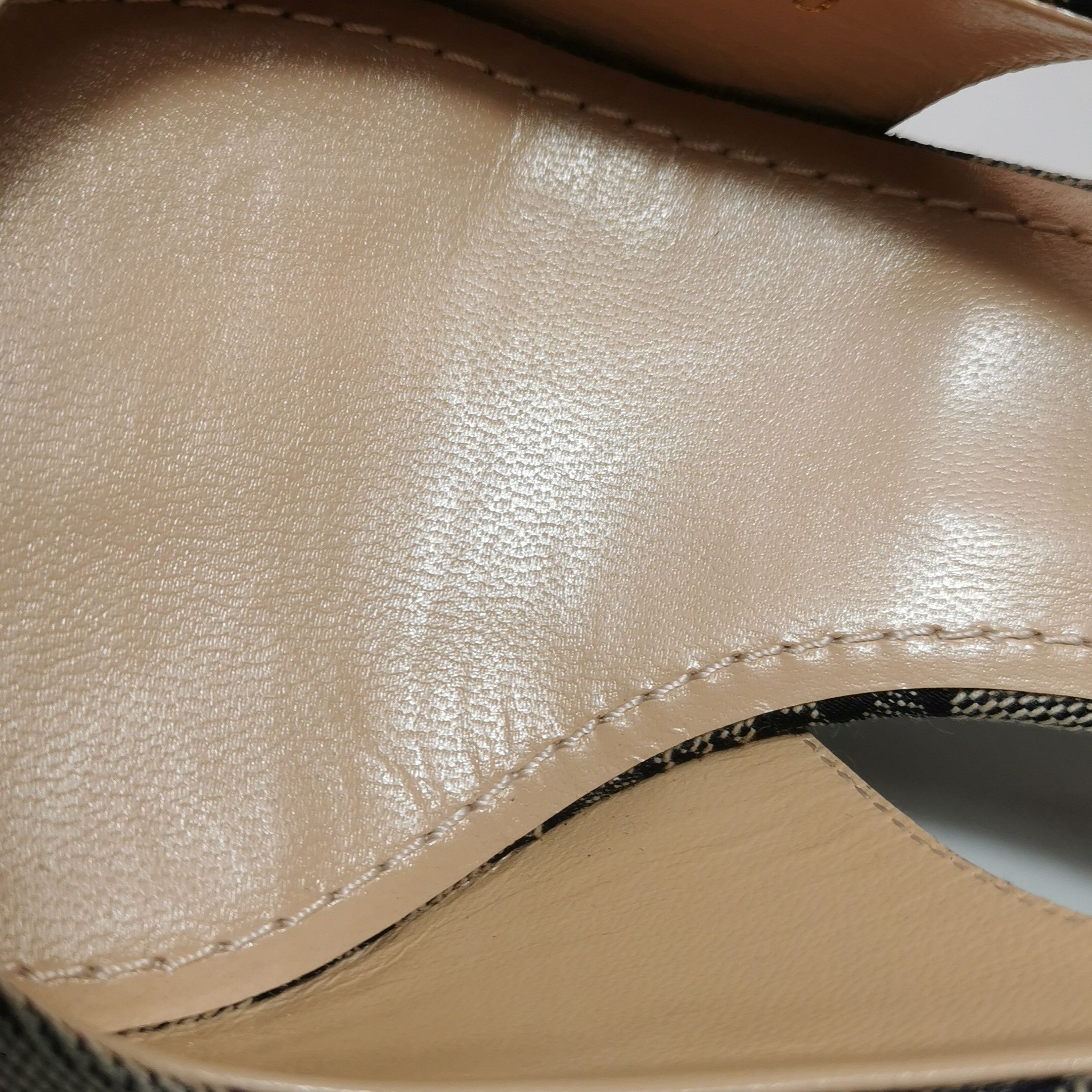 Gucci Gucci Women 7-5 Flats Size US 7.5 / IT 37.5 - 12 Thumbnail
