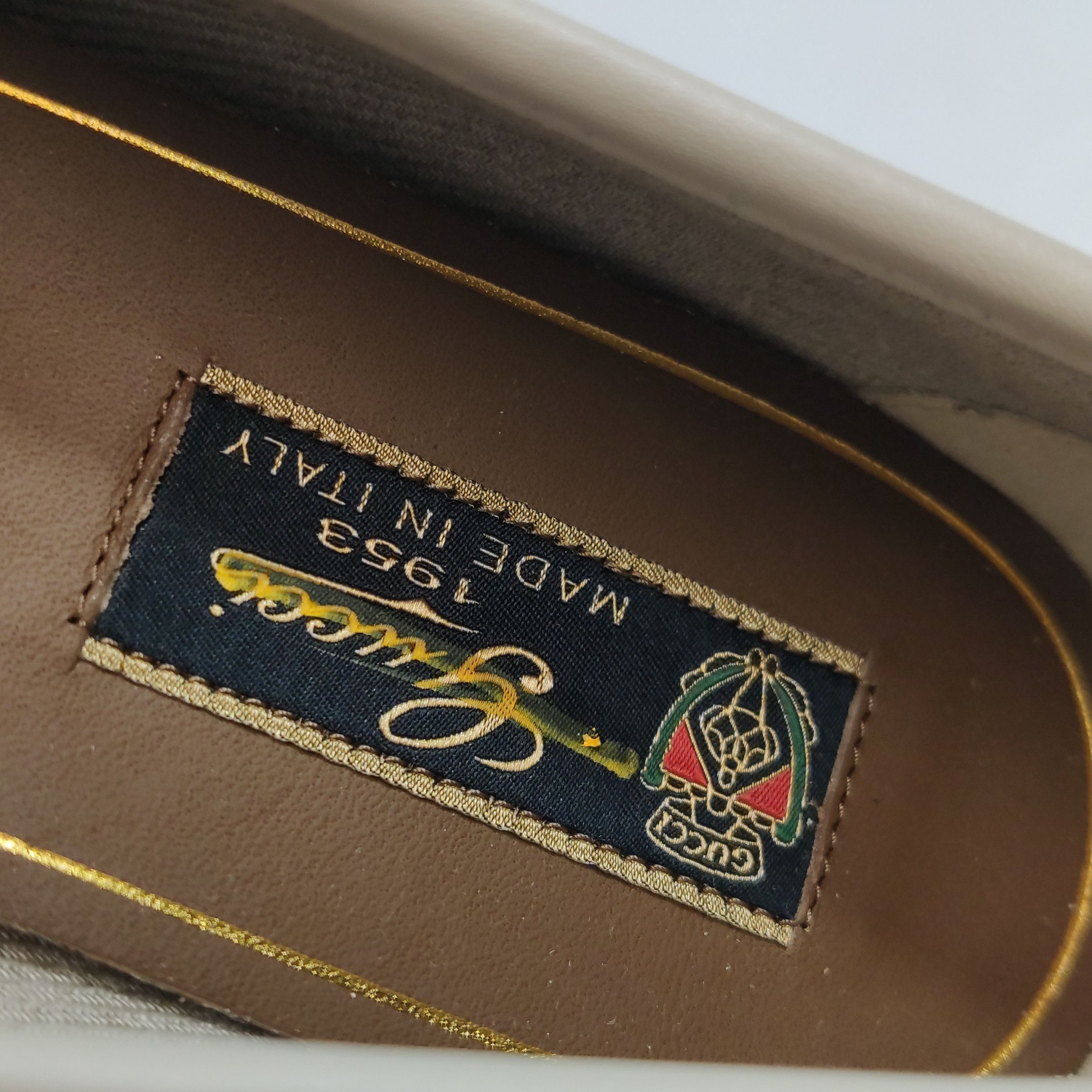 Gucci Gucci Women 10-5 Lowtop Sneakers Size US 10.5 / IT 40.5 - 12 Thumbnail
