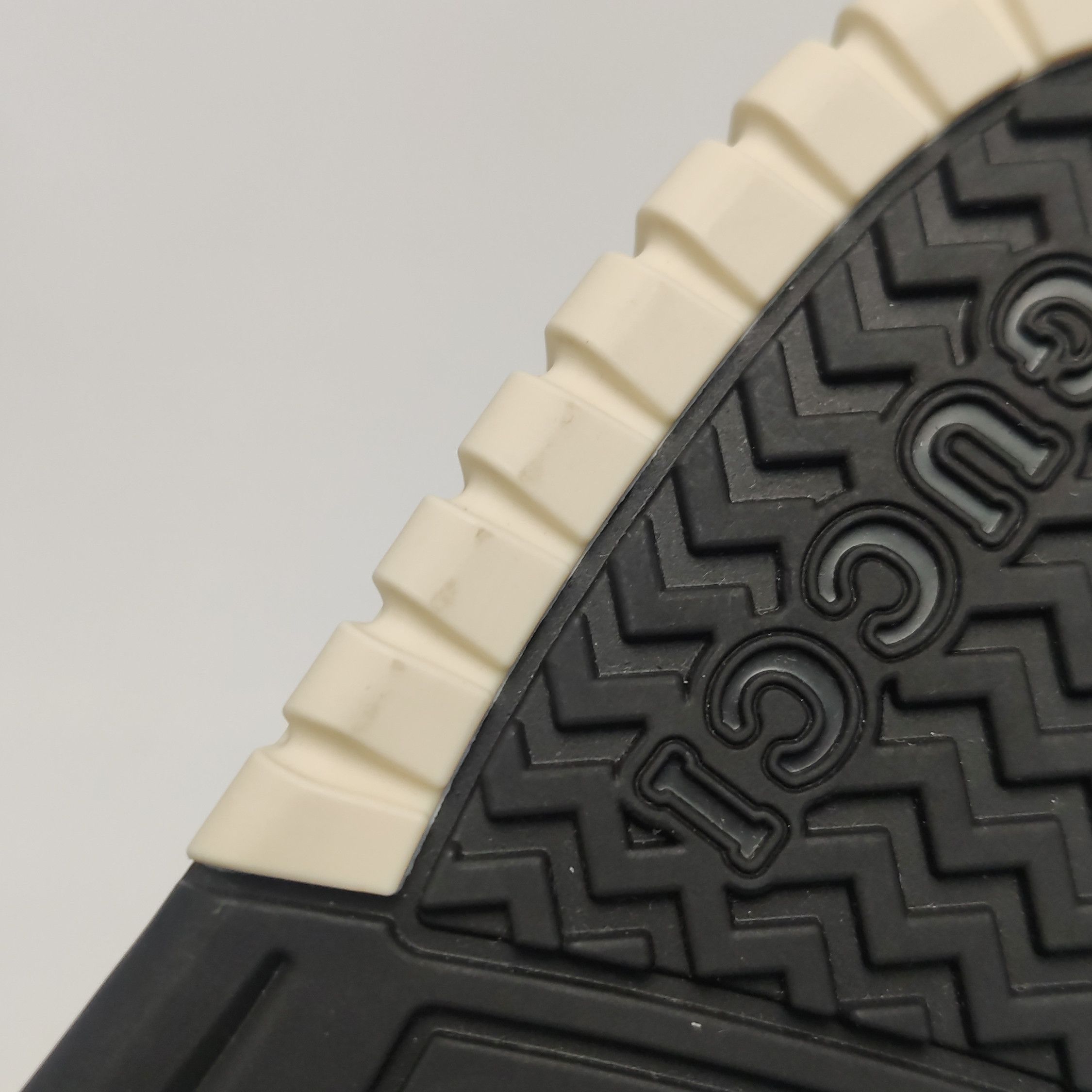 Gucci Gucci Women 6-5 Lowtop Sneakers Size US 6.5 / IT 36.5 - 7 Thumbnail
