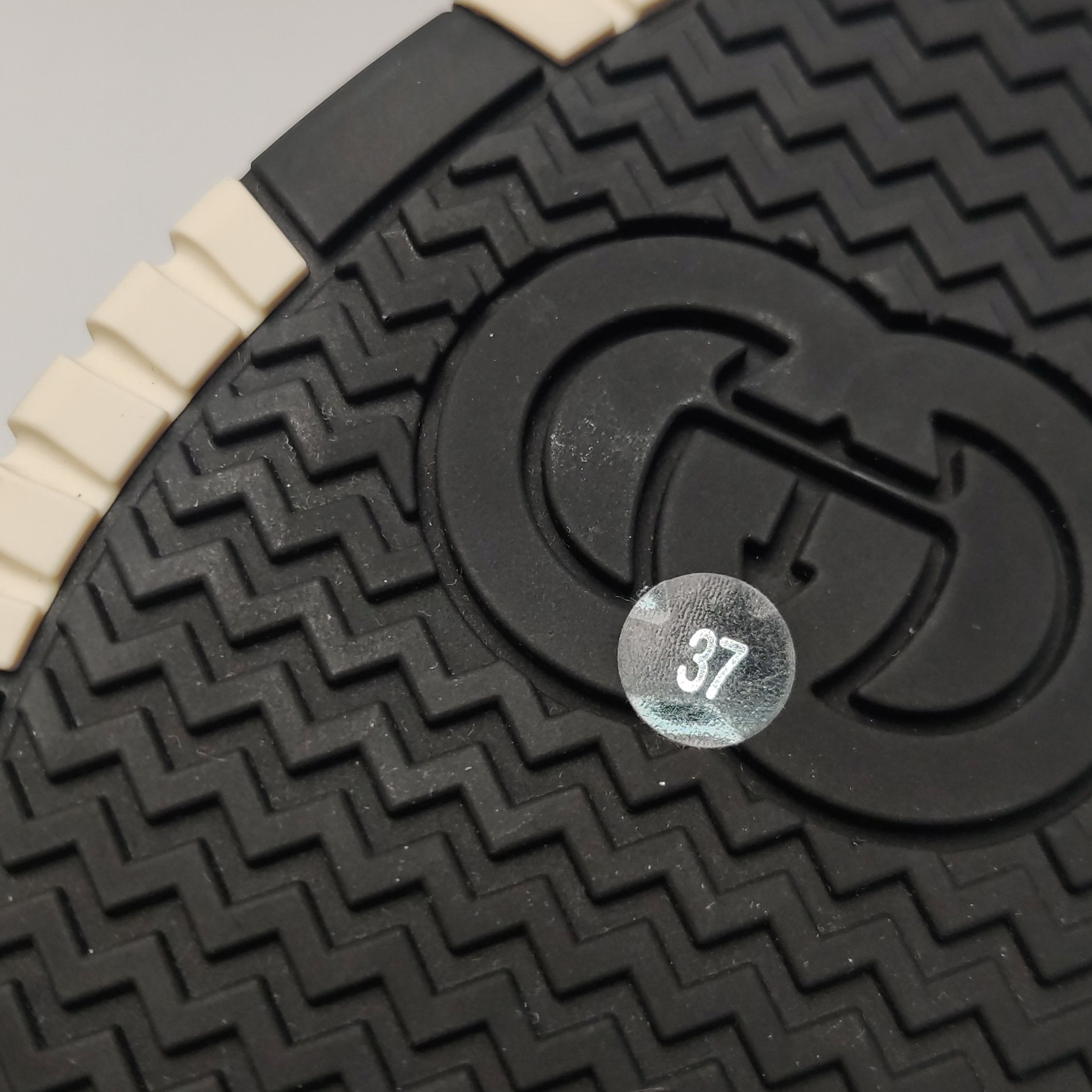 Gucci Gucci Women 7 Lowtop Sneakers Size US 7 / IT 37 - 7 Thumbnail
