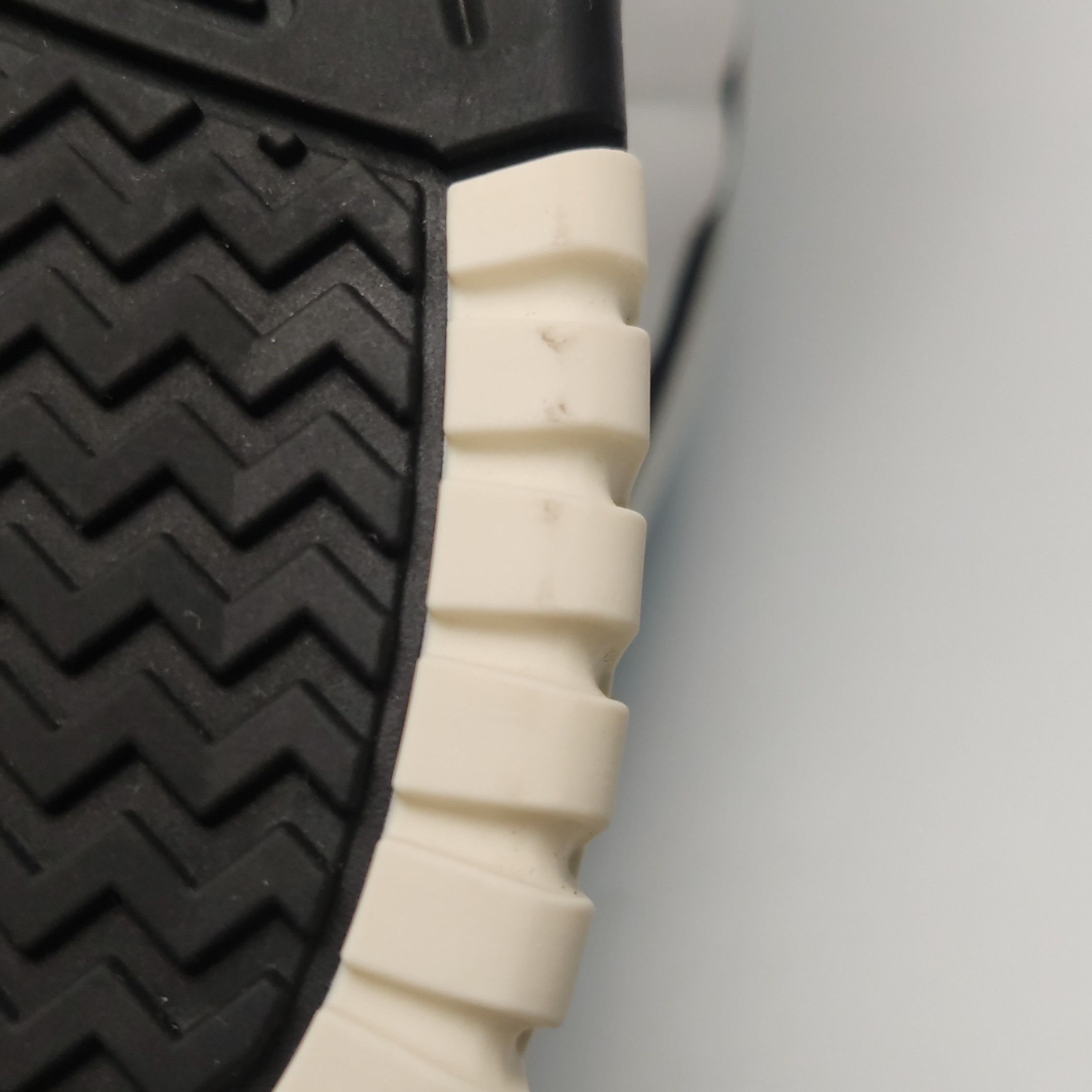 Gucci Gucci Women 7 Lowtop Sneakers Size US 7 / IT 37 - 8 Thumbnail