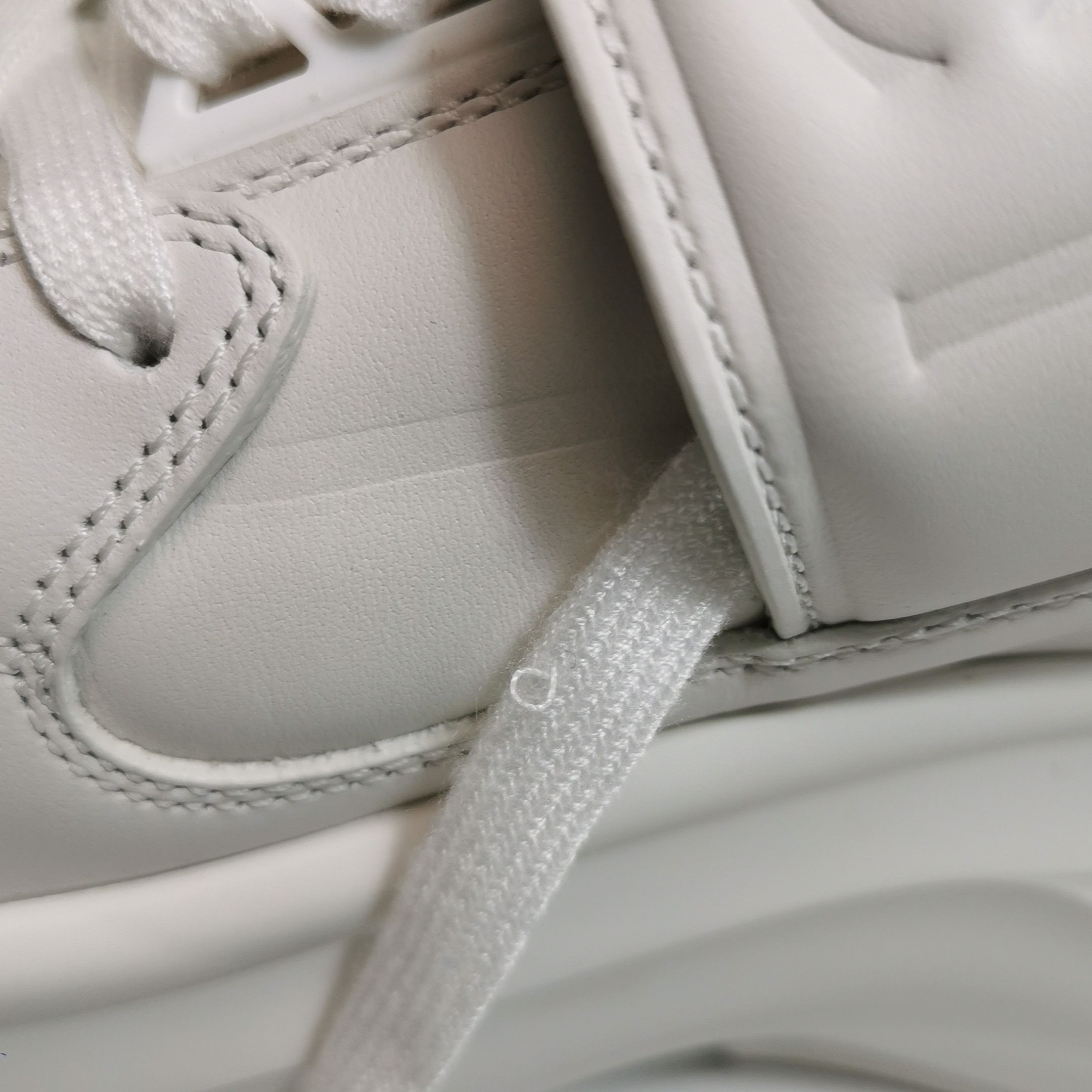 Gucci Gucci Women 7-5 Lowtop Sneakers Size US 7.5 / IT 37.5 - 12 Thumbnail