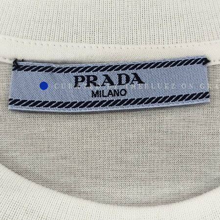 Prada Minimalistic White Pouch T-Shirt Size US XS / EU 42 / 0 - 9 Thumbnail
