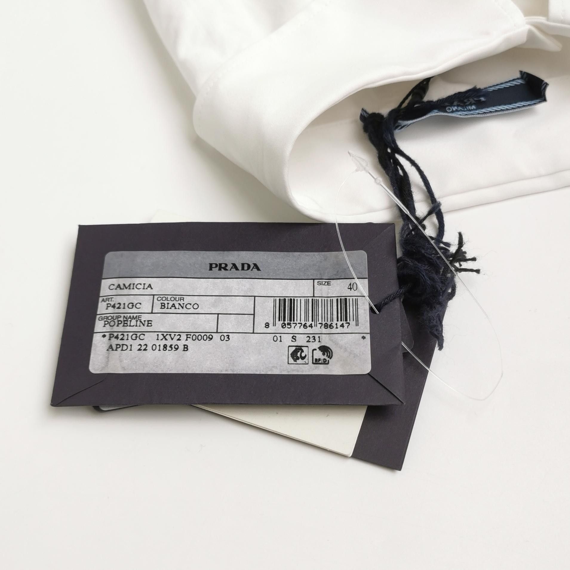 Prada Classic Popeline Button Up Shirt in White Size US M / EU 48-50 / 2 - 4 Thumbnail