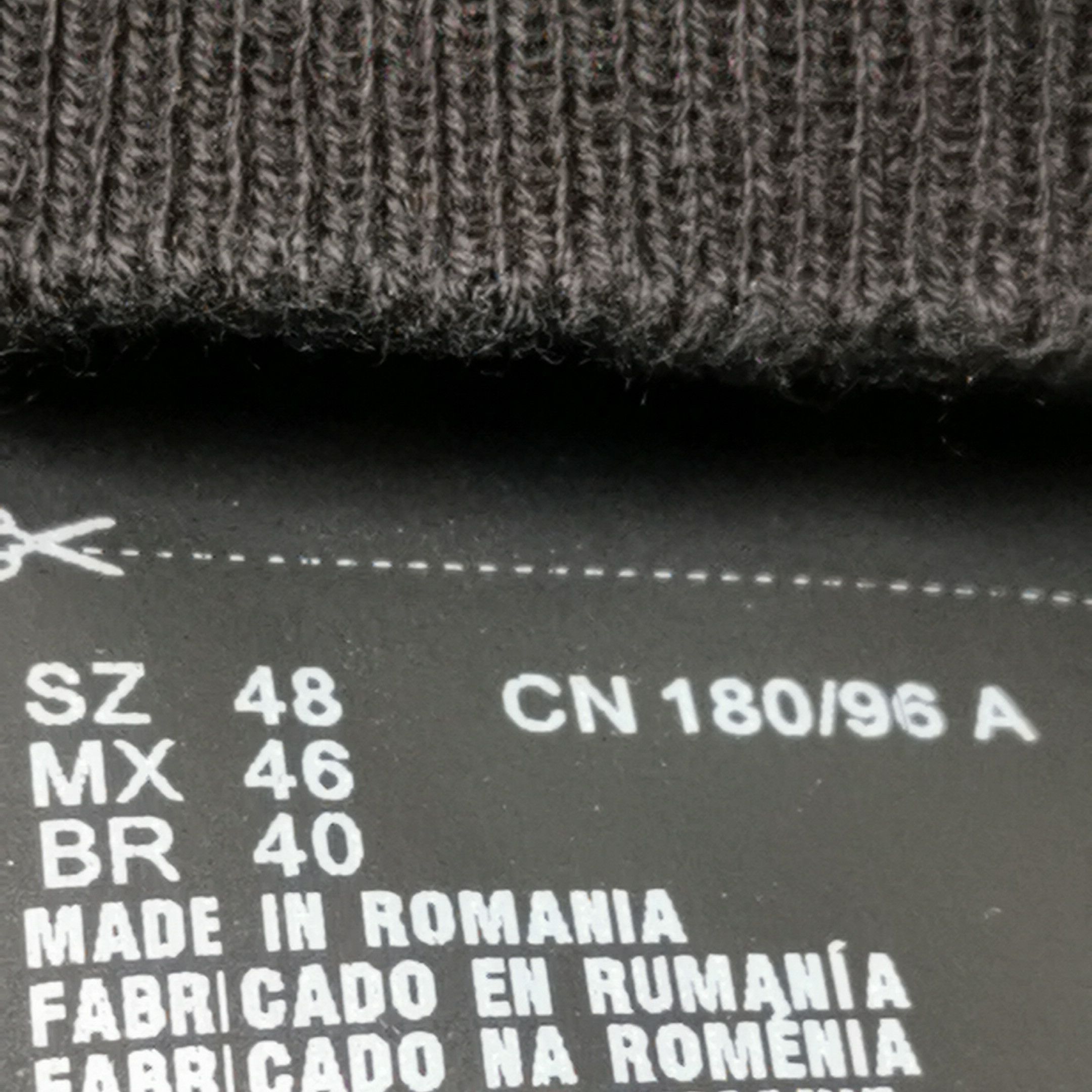 Prada Elegant Black Knit Polo Shirt Size US M / EU 48-50 / 2 - 6 Thumbnail