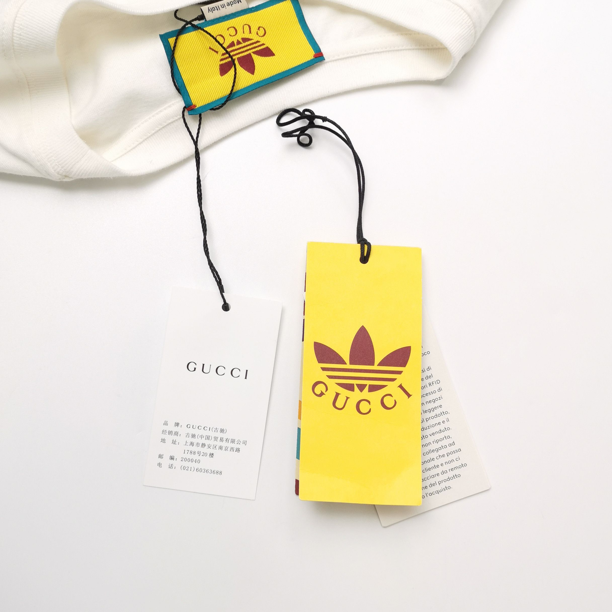 Gucci Logo Graphic T-Shirt in White Size US XS / EU 42 / 0 - 4 Thumbnail