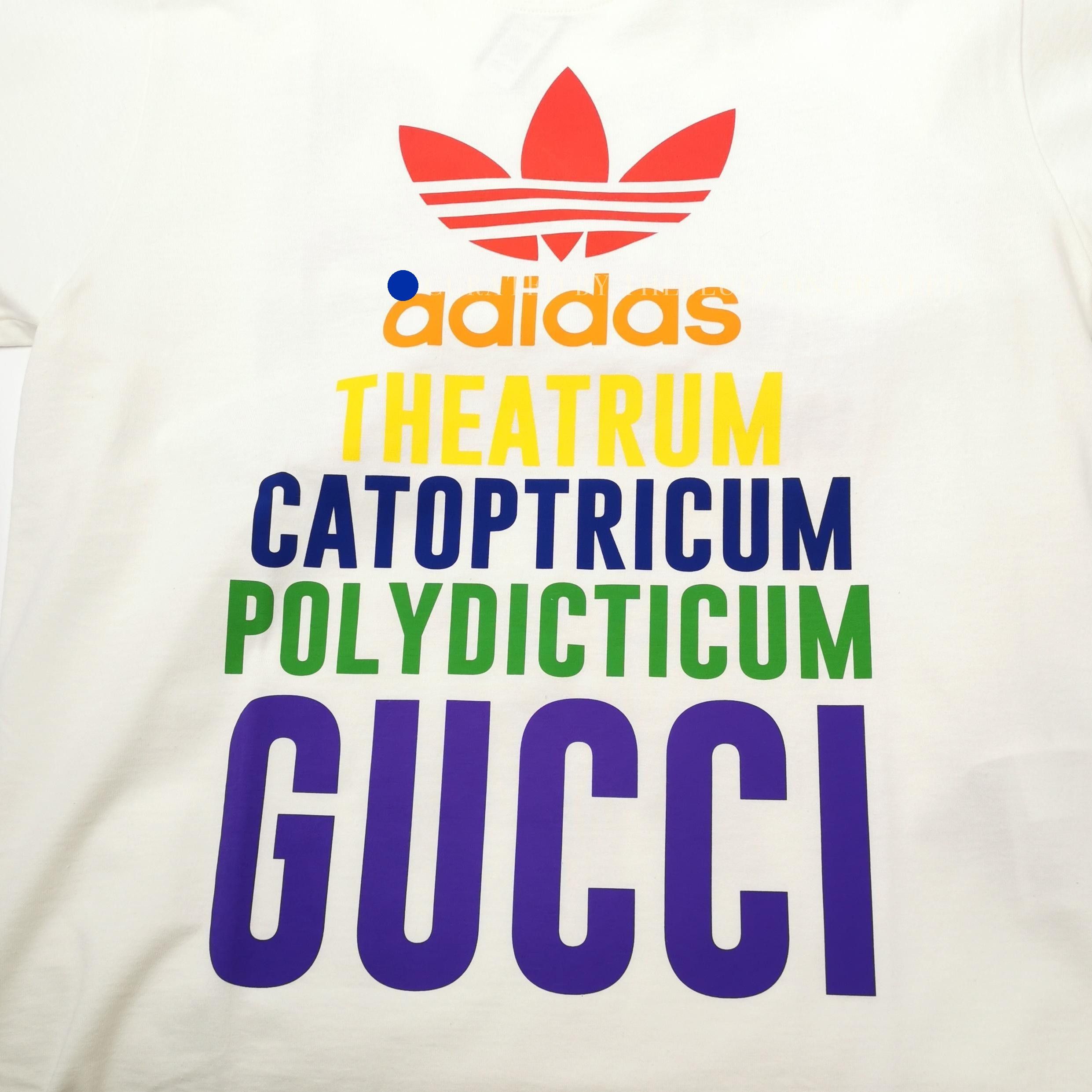 Gucci Logo Graphic T-Shirt in White Size US XS / EU 42 / 0 - 3 Thumbnail