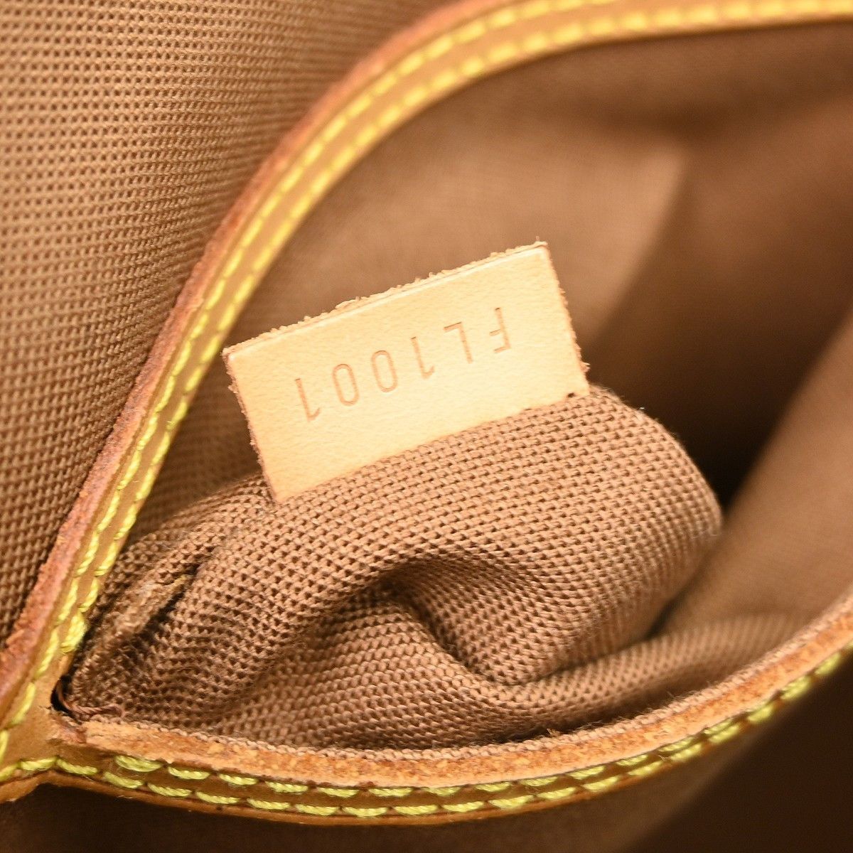 Louis Vuitton Louis Vuitton Alma Handbag Monogram Canvas Size ONE SIZE - 5 Thumbnail