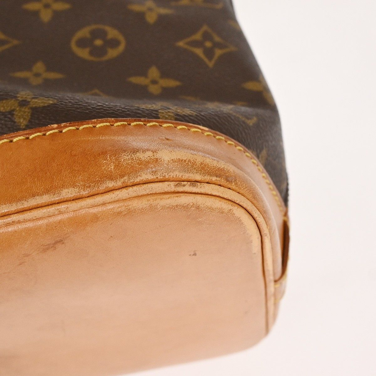 Louis Vuitton Louis Vuitton Alma Handbag Monogram Canvas Size ONE SIZE - 7 Thumbnail