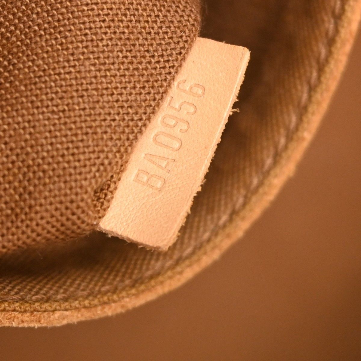 Louis Vuitton Louis Vuitton Alma Handbag Monogram Canvas Size ONE SIZE - 5 Thumbnail