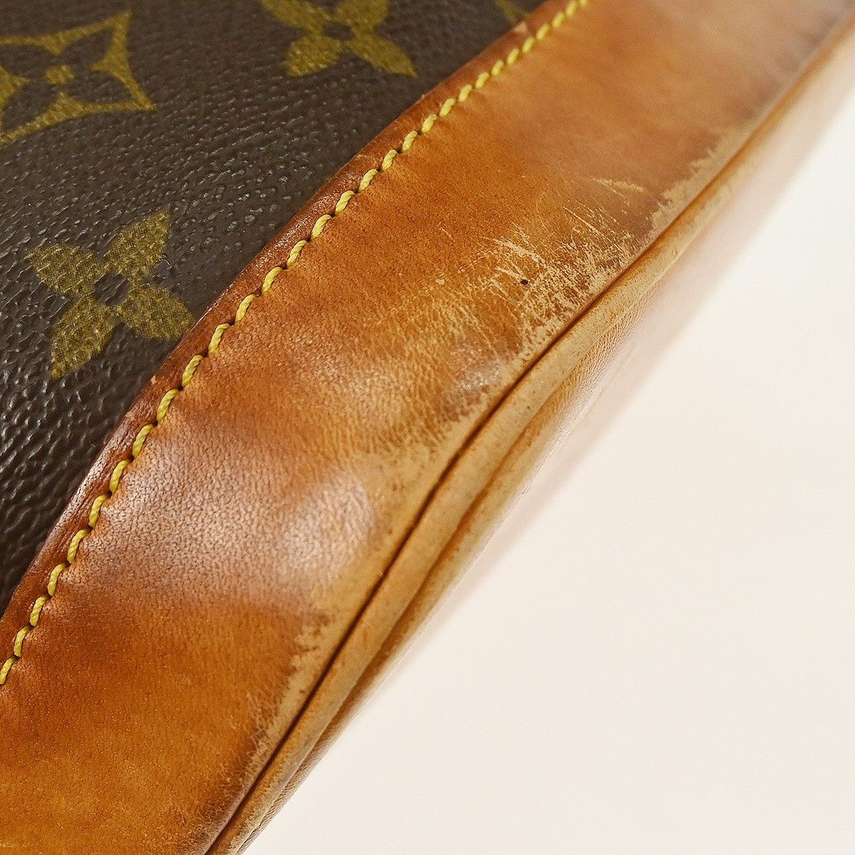 Louis Vuitton Louis Vuitton Alma Handbag Monogram Canvas Size ONE SIZE - 8 Thumbnail