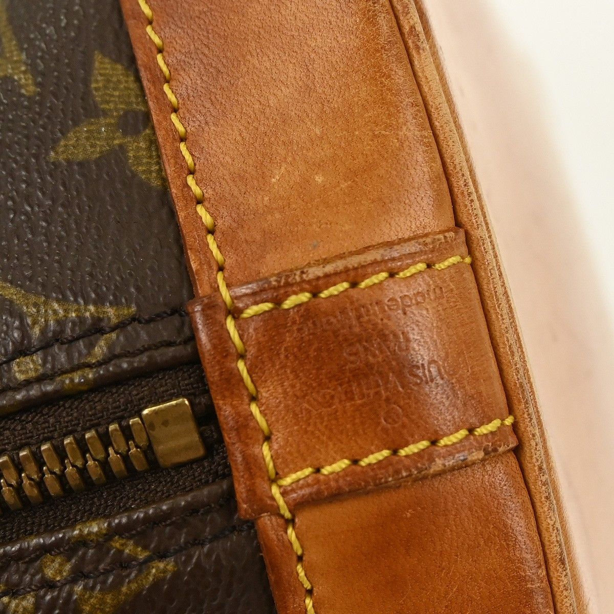 Louis Vuitton Louis Vuitton Alma Handbag Monogram Canvas Size ONE SIZE - 4 Thumbnail