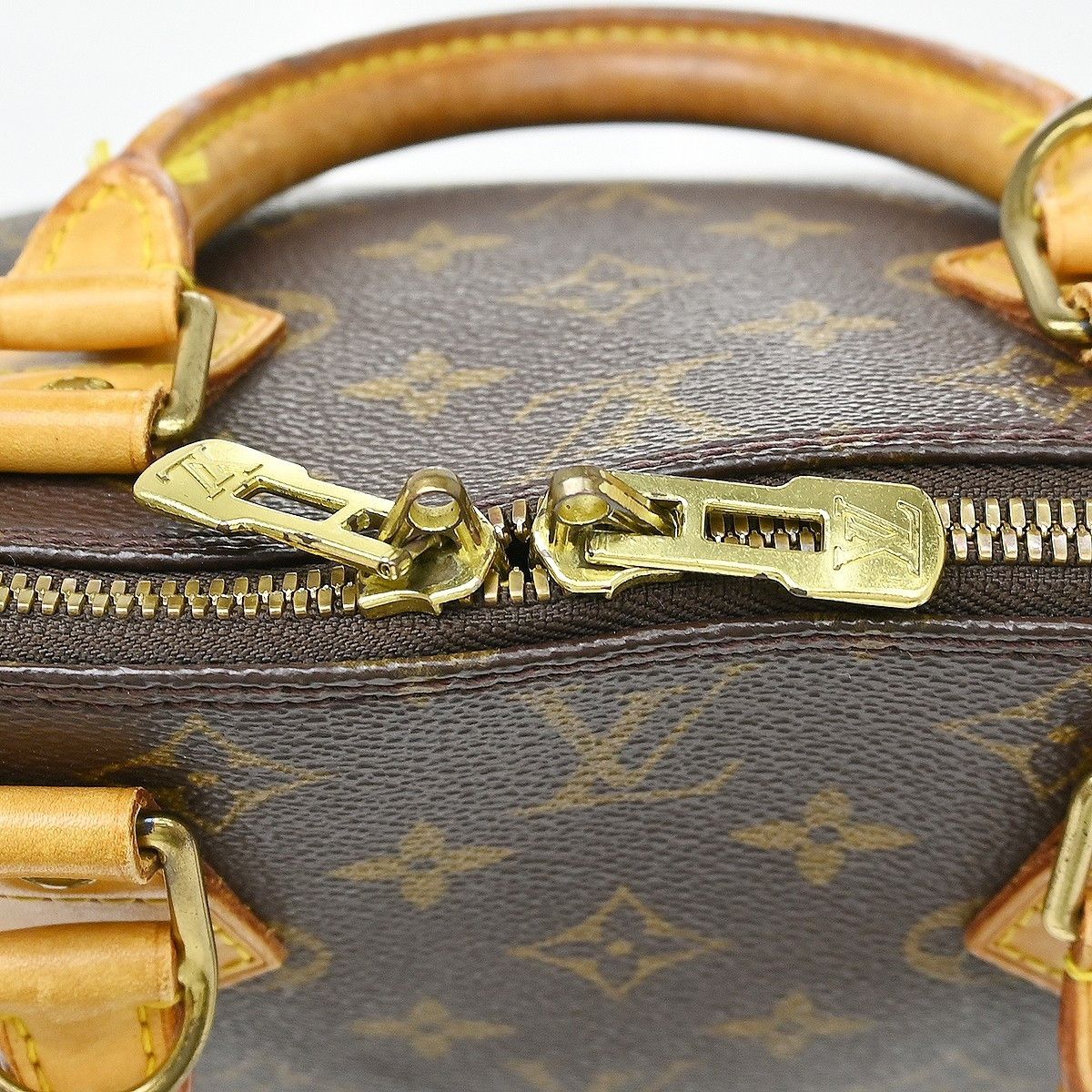 Louis Vuitton Louis Vuitton Alma Handbag Monogram Canvas Size ONE SIZE - 9 Thumbnail