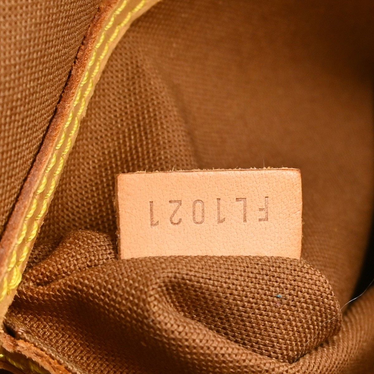 Louis Vuitton Louis Vuitton Alma Handbag Monogram Canvas Size ONE SIZE - 5 Thumbnail
