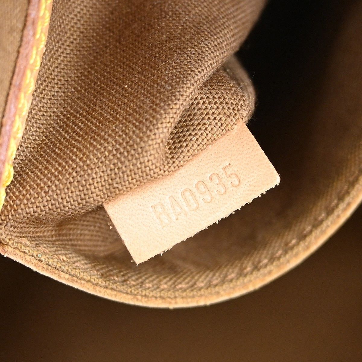 Louis Vuitton Louis Vuitton Alma Handbag Monogram Canvas Size ONE SIZE - 5 Thumbnail