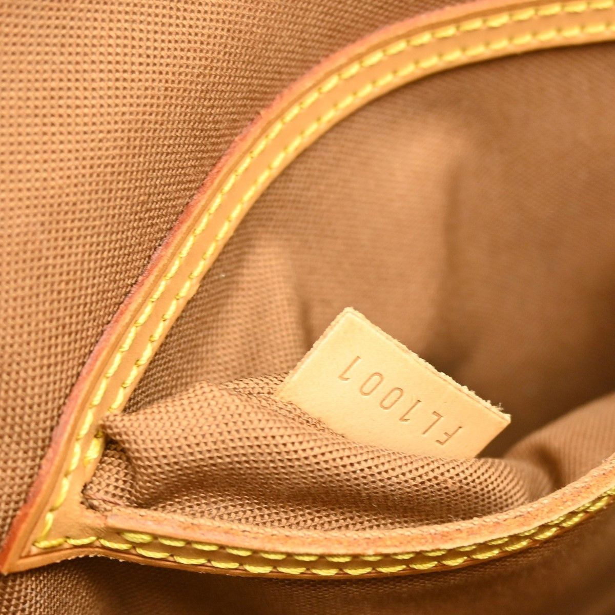 Louis Vuitton Louis Vuitton Alma Handbag Monogram Canvas Size ONE SIZE - 5 Thumbnail
