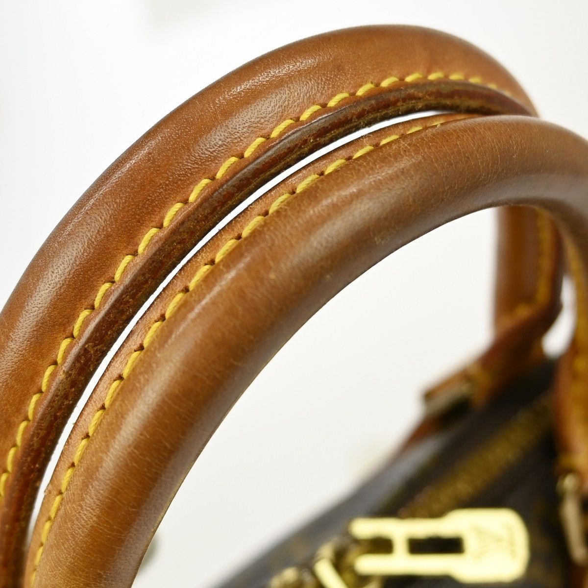Louis Vuitton Louis Vuitton Alma Handbag Monogram Canvas Size ONE SIZE - 6 Thumbnail